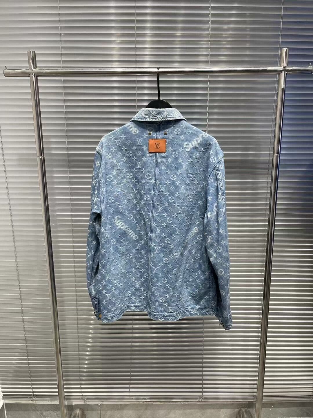 Louis Vuitton × Supreme Louis Vuitton x Supreme Monogram Denim Jacket 44 Size US S / EU 44-46 / 1 - 4 Thumbnail
