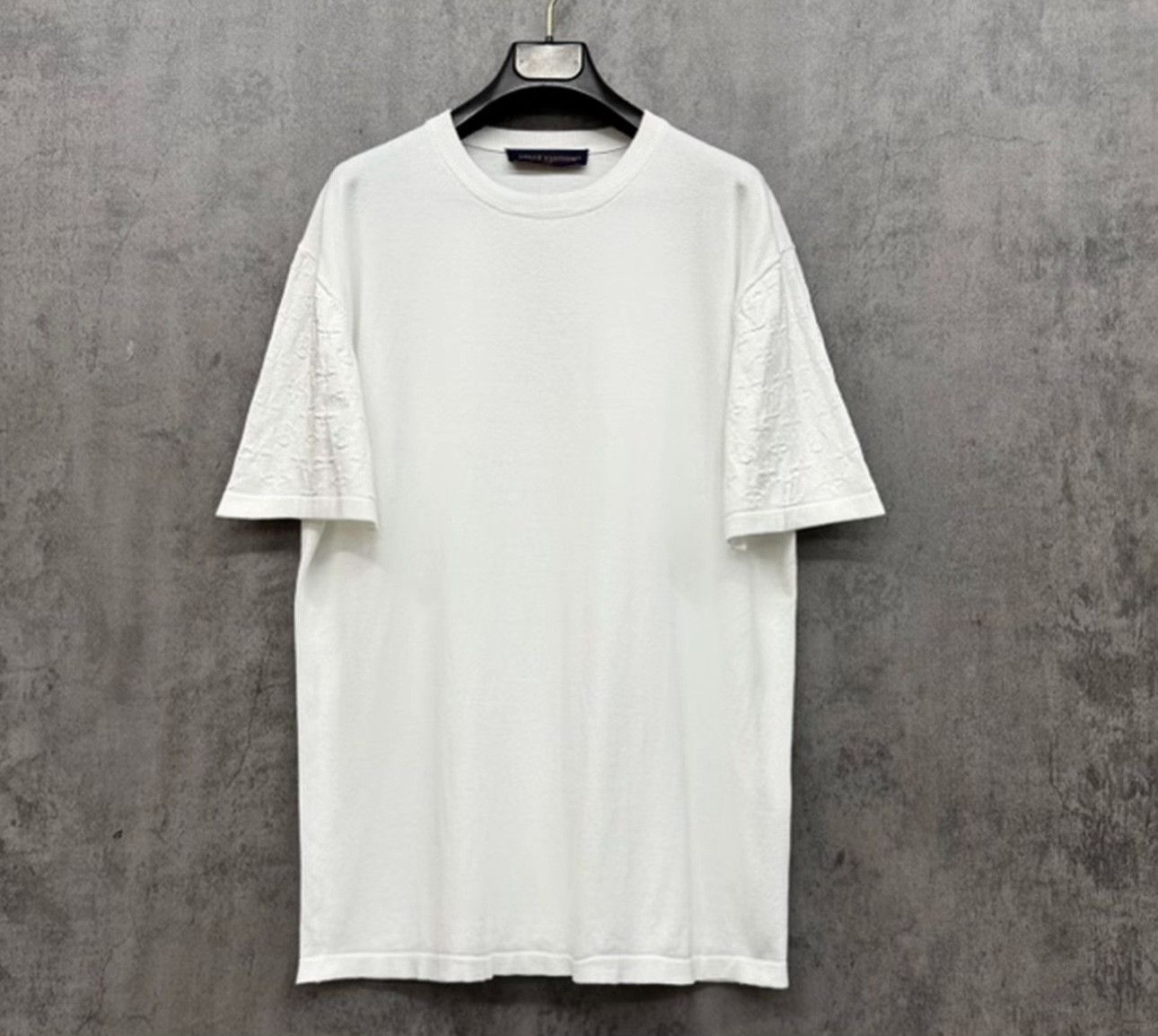 Louis Vuitton Louis Vuitton Monogram Sleeve T-Shirt Size L Size US L / EU 52-54 / 3 - 2 Thumbnail