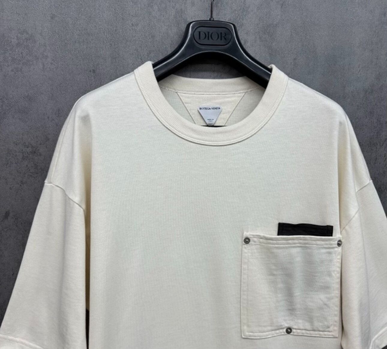 Bottega Veneta Bottega Veneta Triangle Pocket T-Shirt Size S Size US S / EU 44-46 / 1 - 3 Thumbnail