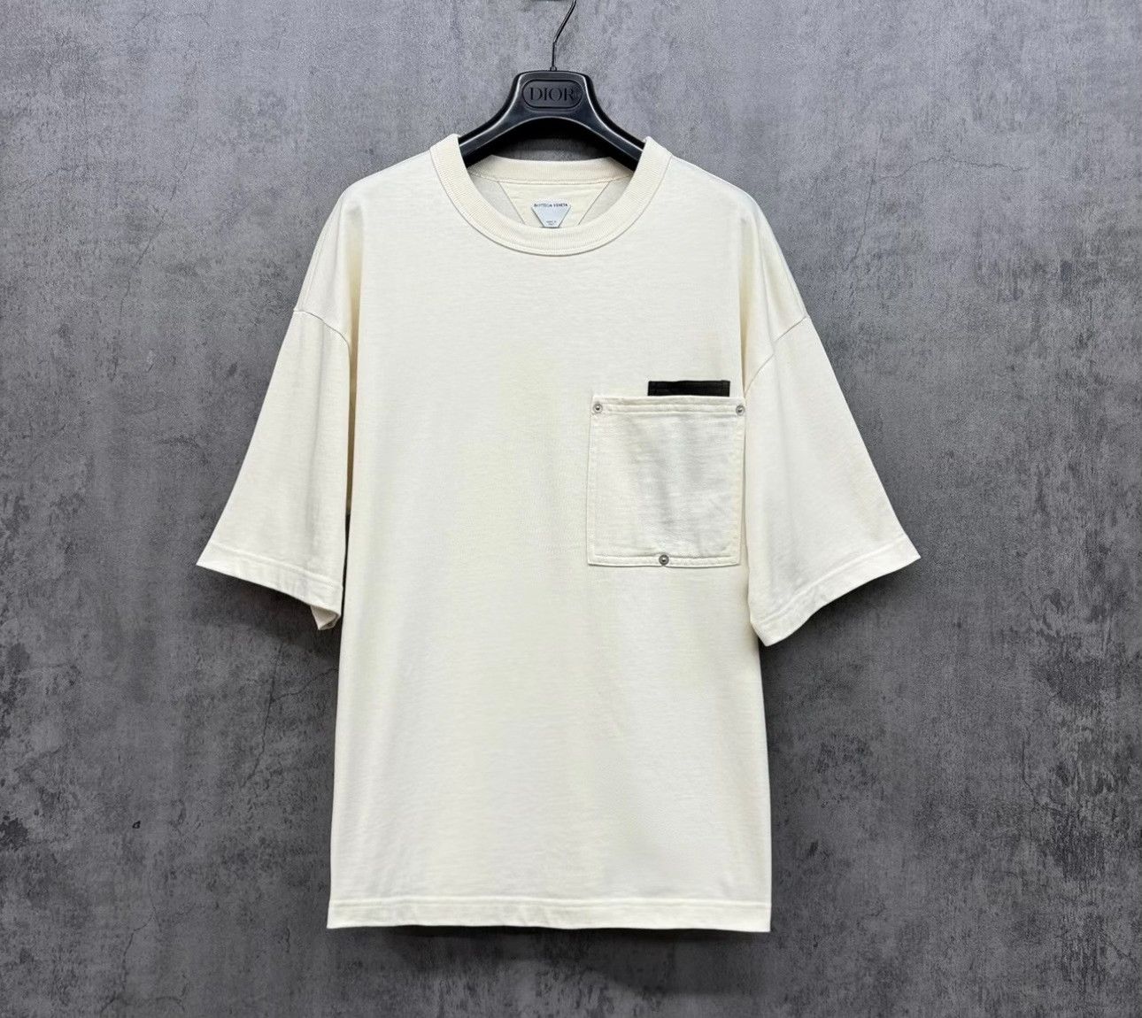 Bottega Veneta Bottega Veneta Triangle Pocket T-Shirt Size S Size US S / EU 44-46 / 1 - 2 Thumbnail