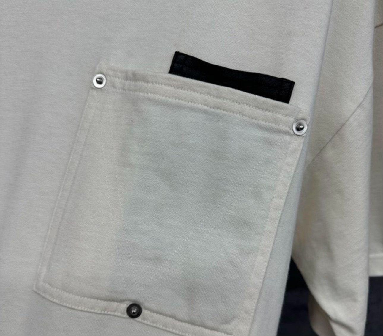 Bottega Veneta Bottega Veneta Triangle Pocket T-Shirt Size S Size US S / EU 44-46 / 1 - 4 Thumbnail