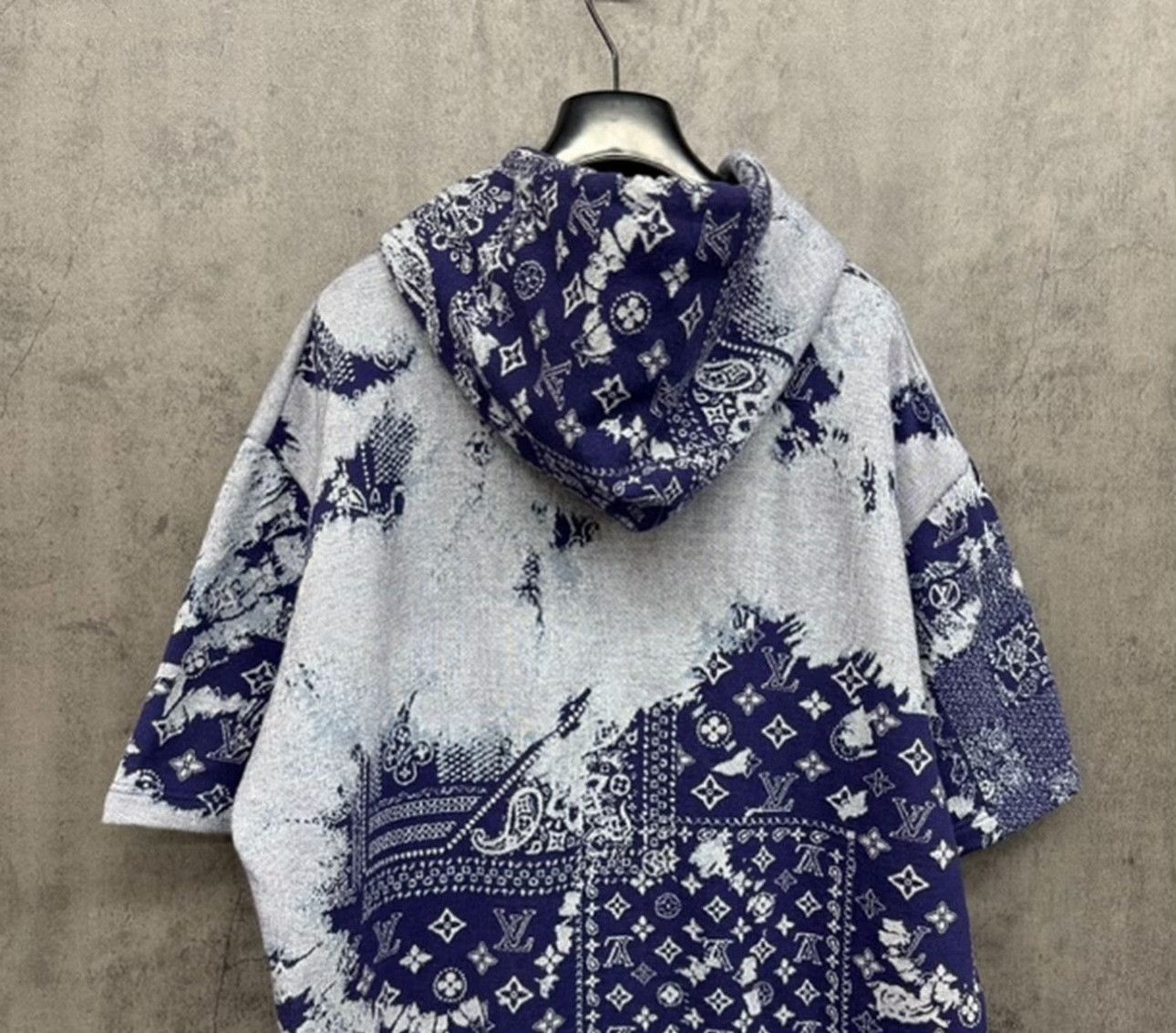 Louis Vuitton Louis Vuitton Bandana Monogram Knit Hoodie Size XL Size US XL / EU 56 / 4 - 4 Thumbnail
