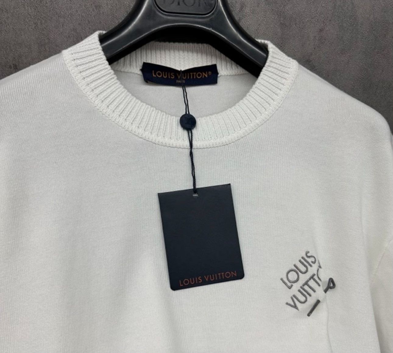 Louis Vuitton Louis Vuitton Pin Logo Knit T-Shirt Size M Size US M / EU 48-50 / 2 - 3 Thumbnail
