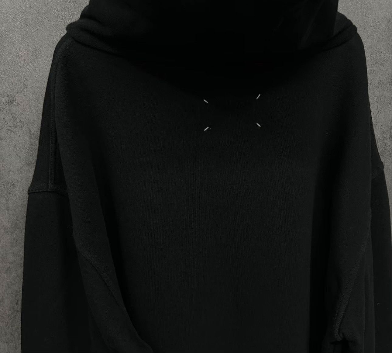 Maison Margiela Maison Margiela Upside Down Logo Hoodie Size 50 Size US M / EU 48-50 / 2 - 4 Thumbnail