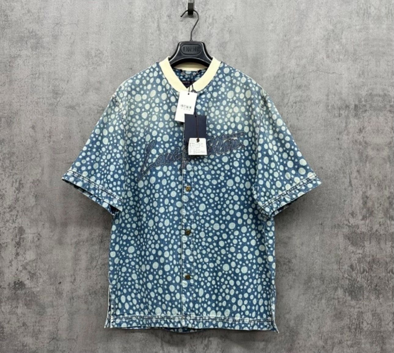 Louis Vuitton Louis Vuitton Polka Dot Denim Shirt Size L Size US L / EU 52-54 / 3 - 2 Thumbnail