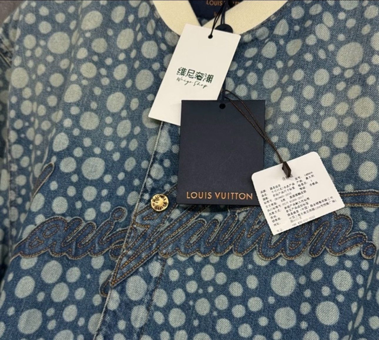 Louis Vuitton Louis Vuitton Polka Dot Denim Shirt Size L Size US L / EU 52-54 / 3 - 3 Thumbnail