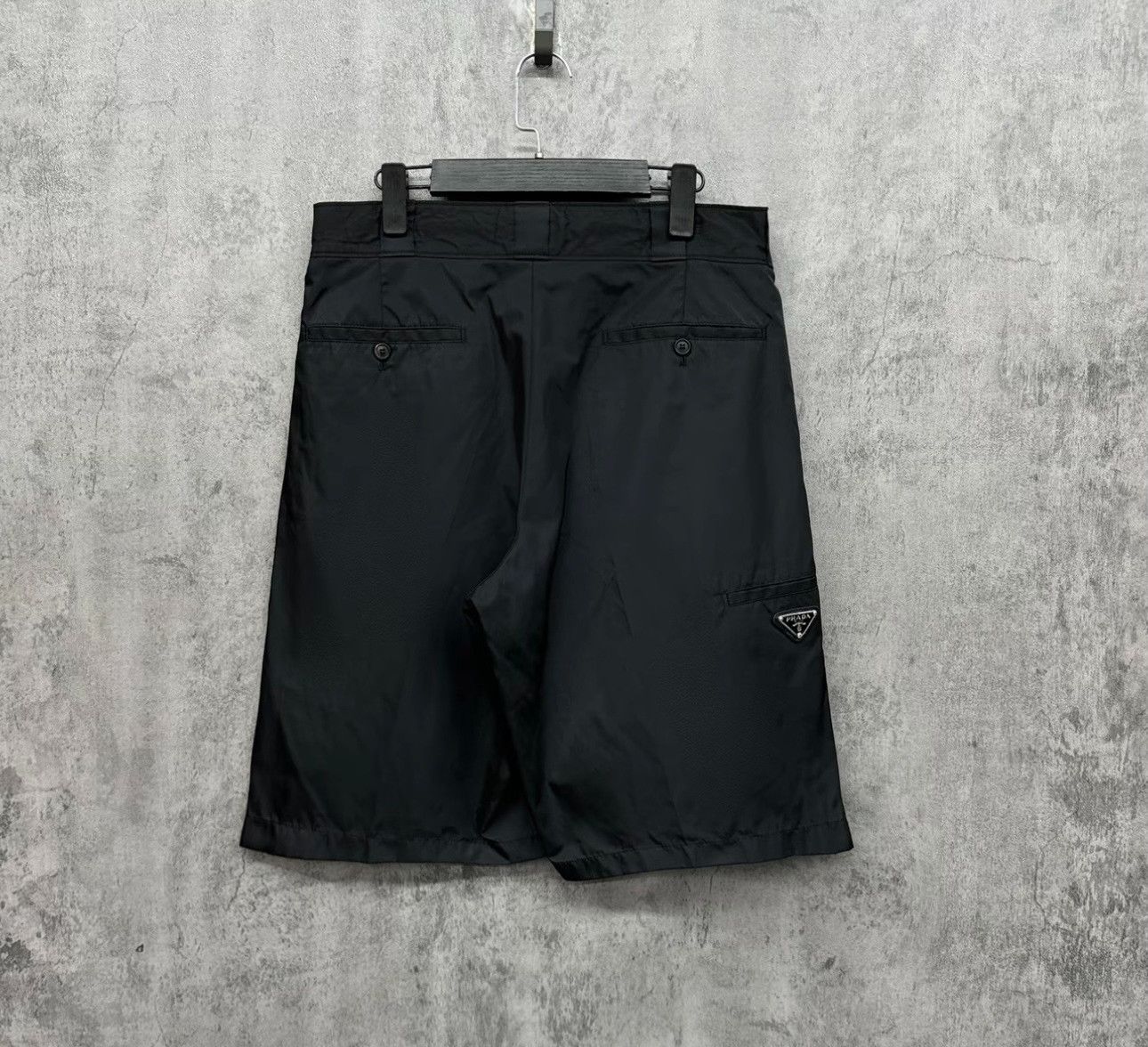 Prada Prada Re-Nylon Triangle Logo Shorts Size 46 Size US 30 / EU 46 - 2 Thumbnail