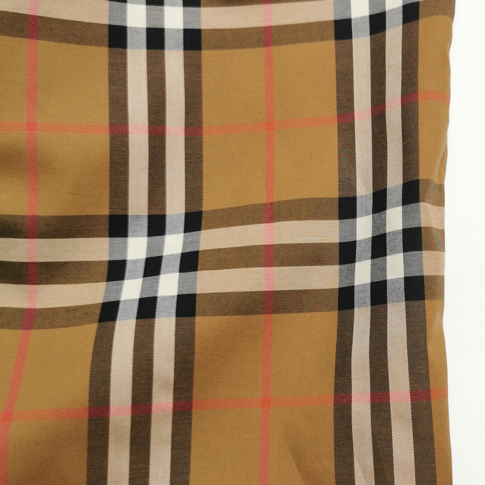 Burberry Burberry Men m Button Ups Size US M / EU 48-50 / 2 - 3 Thumbnail