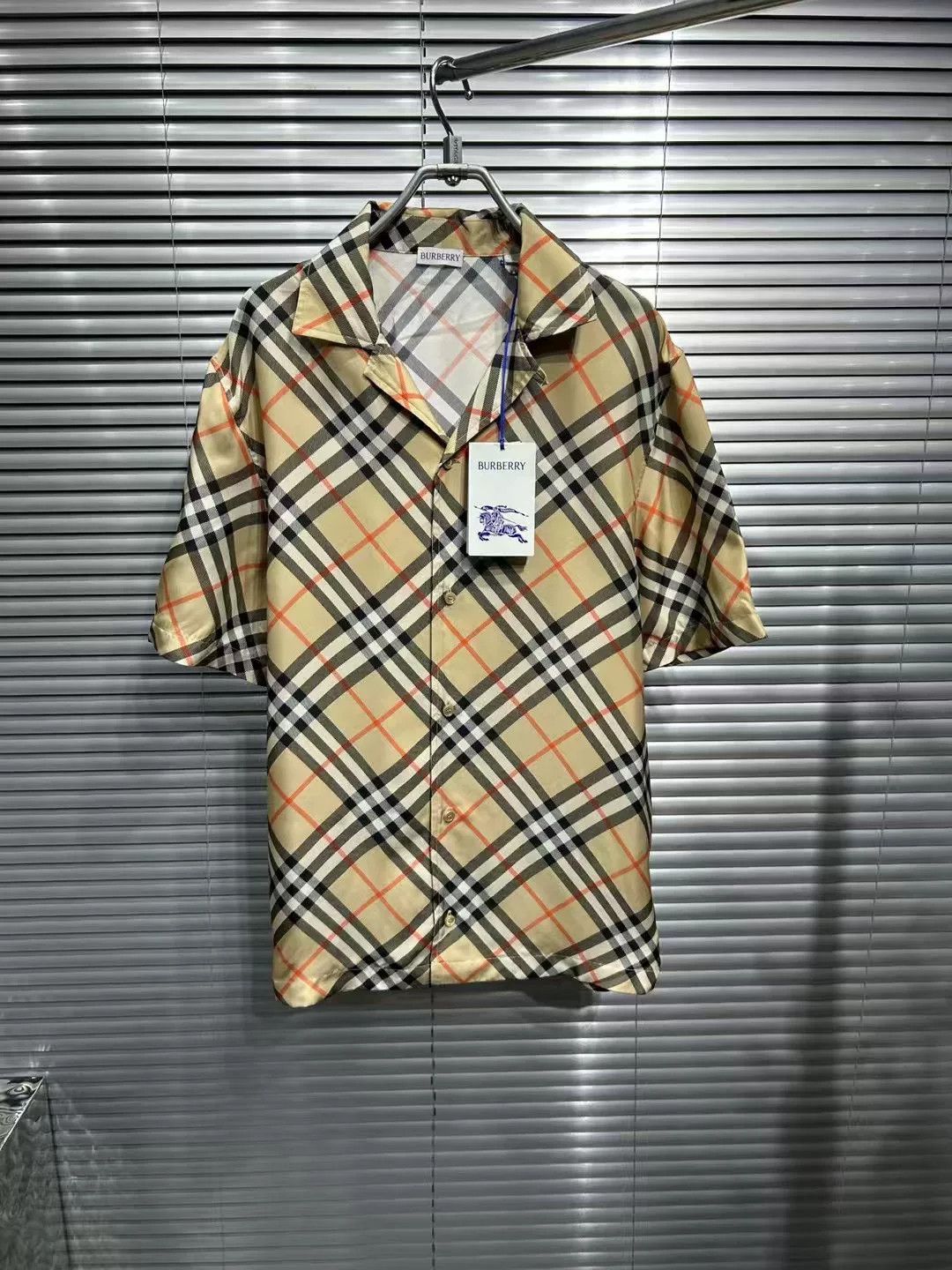 Burberry Burberry Silk Check Short Sleeve Shirt Size M Size US M / EU 48-50 / 2 - 2 Thumbnail