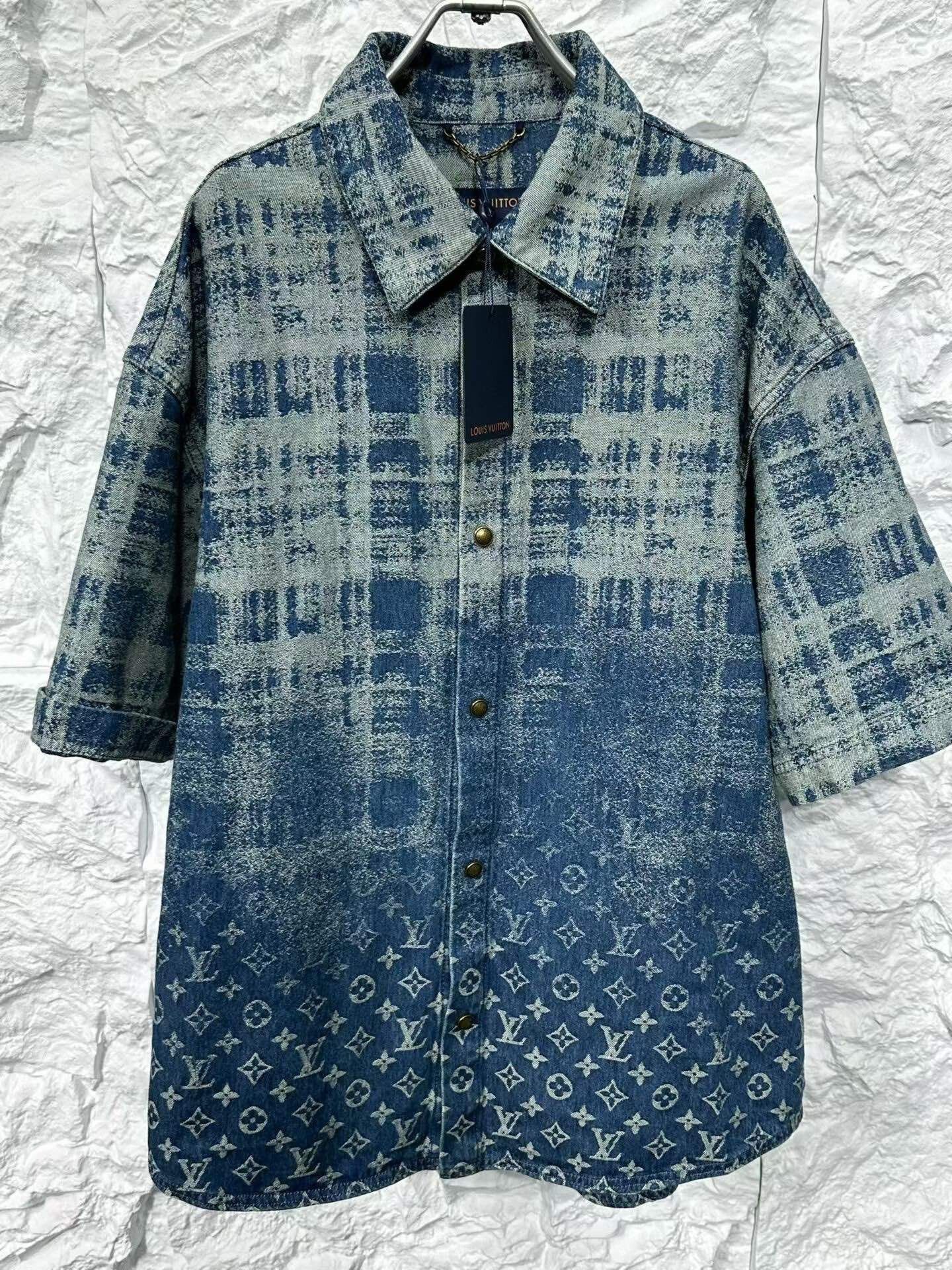 Louis Vuitton Louis Vuitton Monogram Denim Short Sleeve Shirt L Size US L / EU 52-54 / 3 - 4 Thumbnail