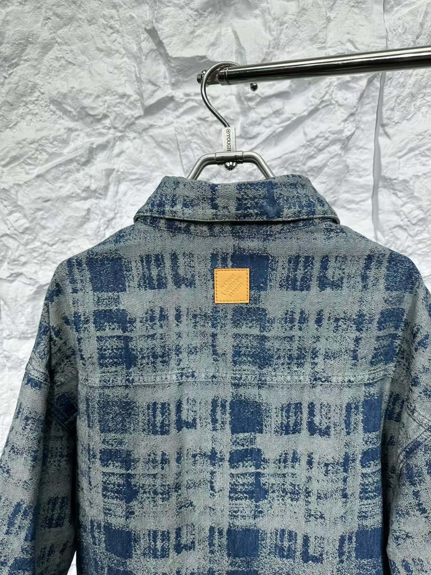 Louis Vuitton Louis Vuitton Monogram Denim Short Sleeve Shirt L Size US L / EU 52-54 / 3 - 5 Thumbnail