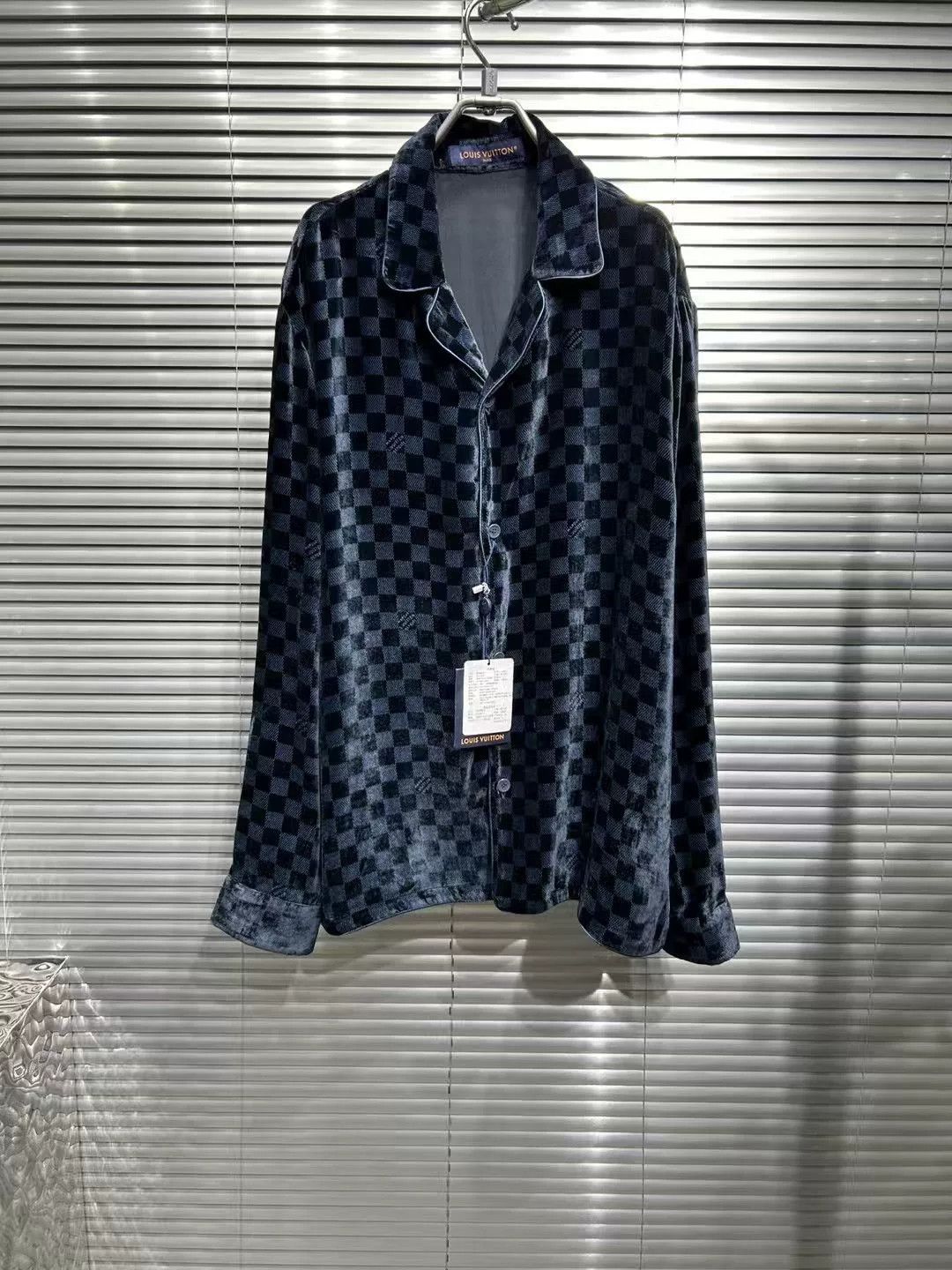 Louis Vuitton Louis Vuitton Damier Velvet Pajama Shirt Size M Size US M / EU 48-50 / 2 - 2 Thumbnail