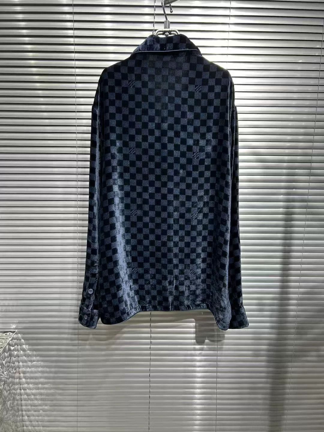 Louis Vuitton Louis Vuitton Damier Velvet Pajama Shirt Size M Size US M / EU 48-50 / 2 - 3 Thumbnail