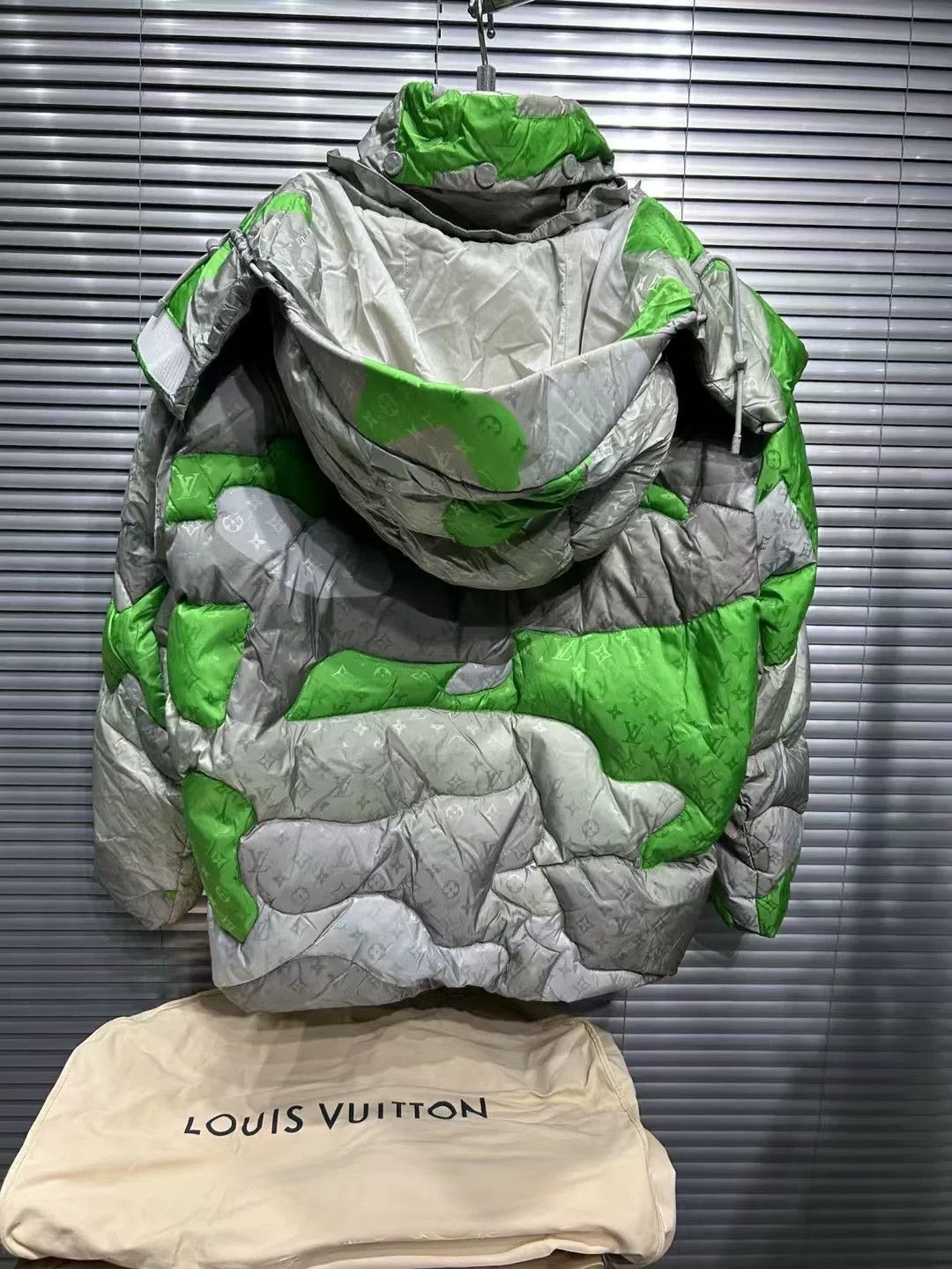 Louis Vuitton Louis Vuitton KidSuper Portrait Puffer Jacket 50 Size US M / EU 48-50 / 2 - 3 Thumbnail