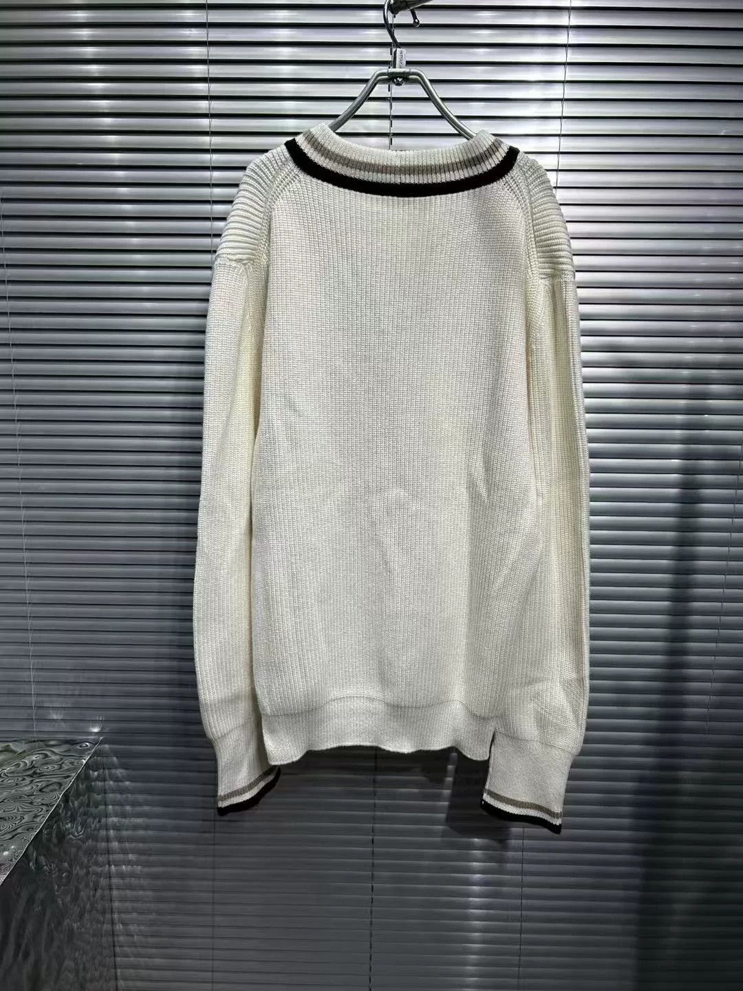 Louis Vuitton Louis Vuitton Script Logo V-Neck Sweater Size M Size US M / EU 48-50 / 2 - 3 Thumbnail