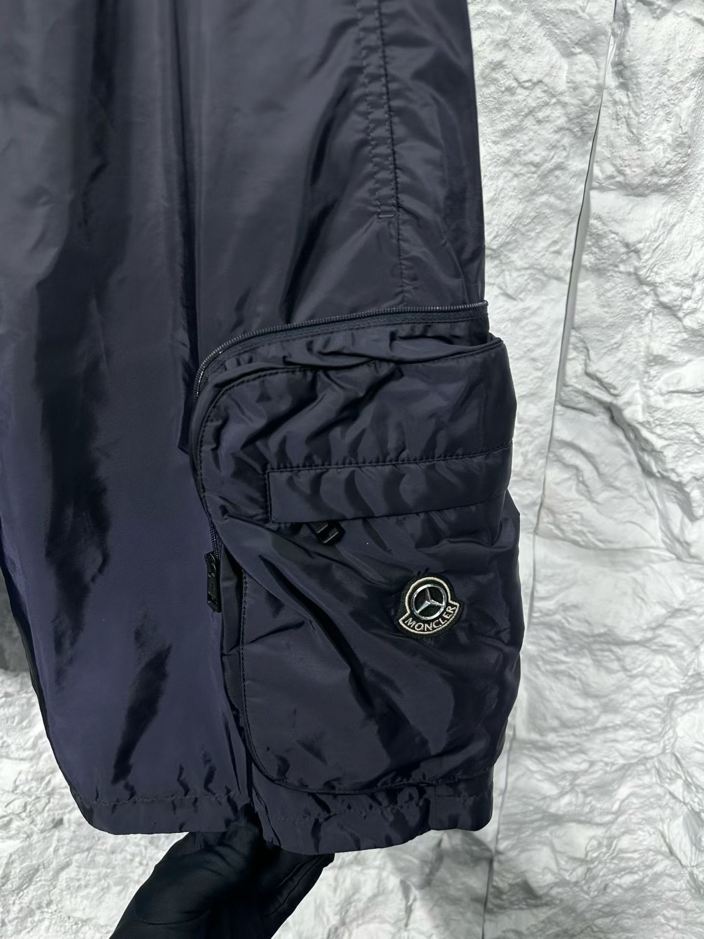 Moncler Moncler x Mercedes-Benz Multi-Pocket Cargo Shorts S Size US 30 / EU 46 - 4 Thumbnail