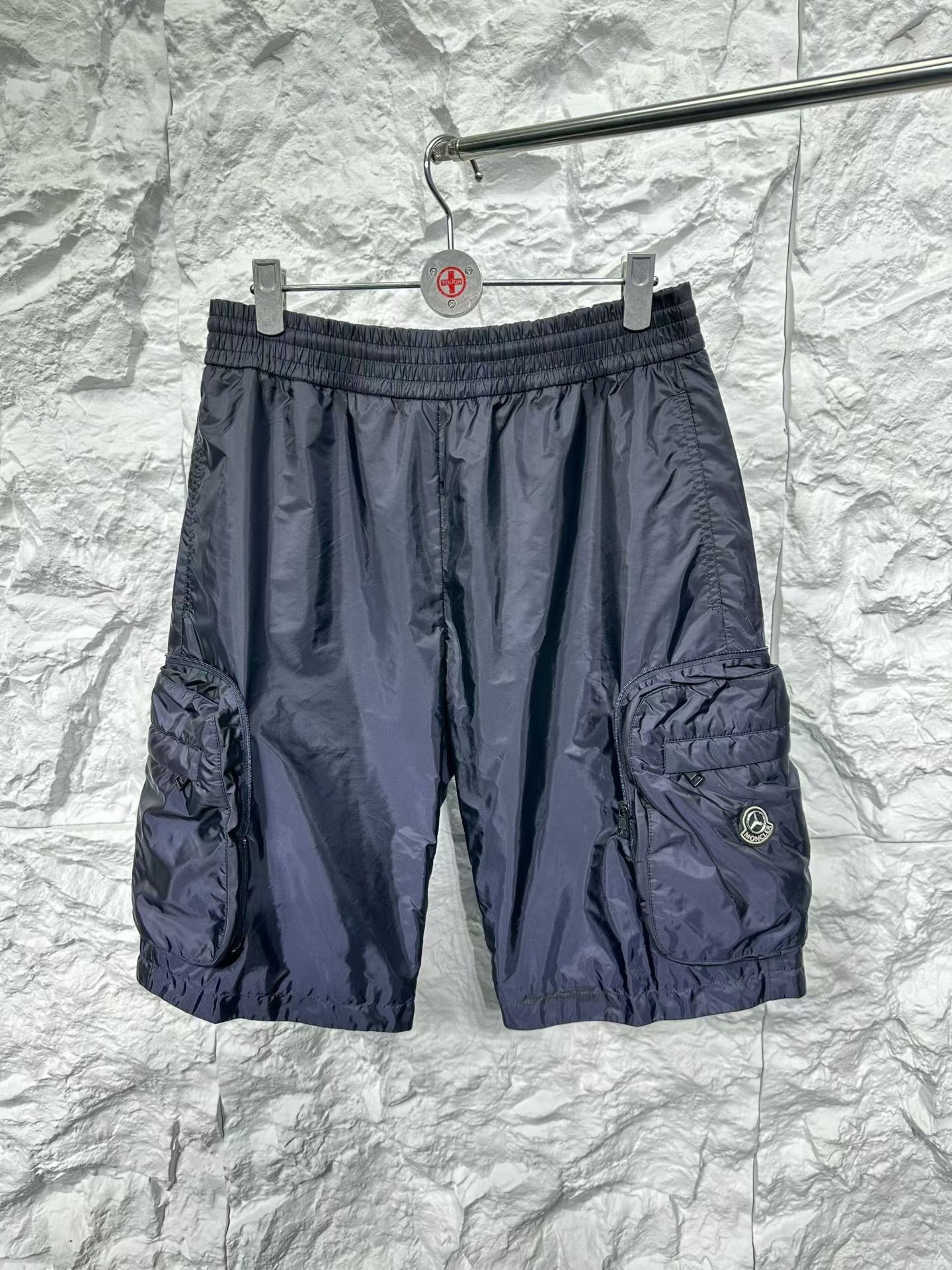 Moncler Moncler x Mercedes-Benz Multi-Pocket Cargo Shorts S Size US 30 / EU 46 - 2 Thumbnail