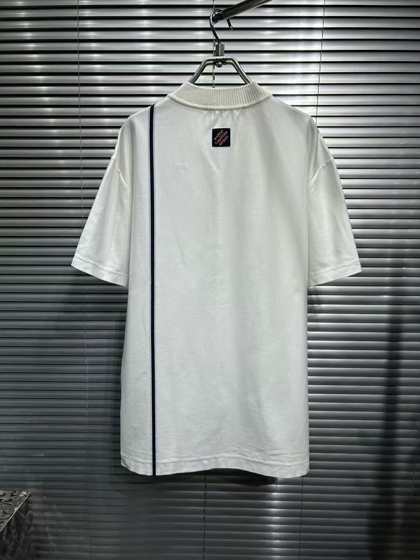 Louis Vuitton Louis Vuitton Crown Logo Striped Knit T-Shirt L Size US L / EU 52-54 / 3 - 3 Thumbnail