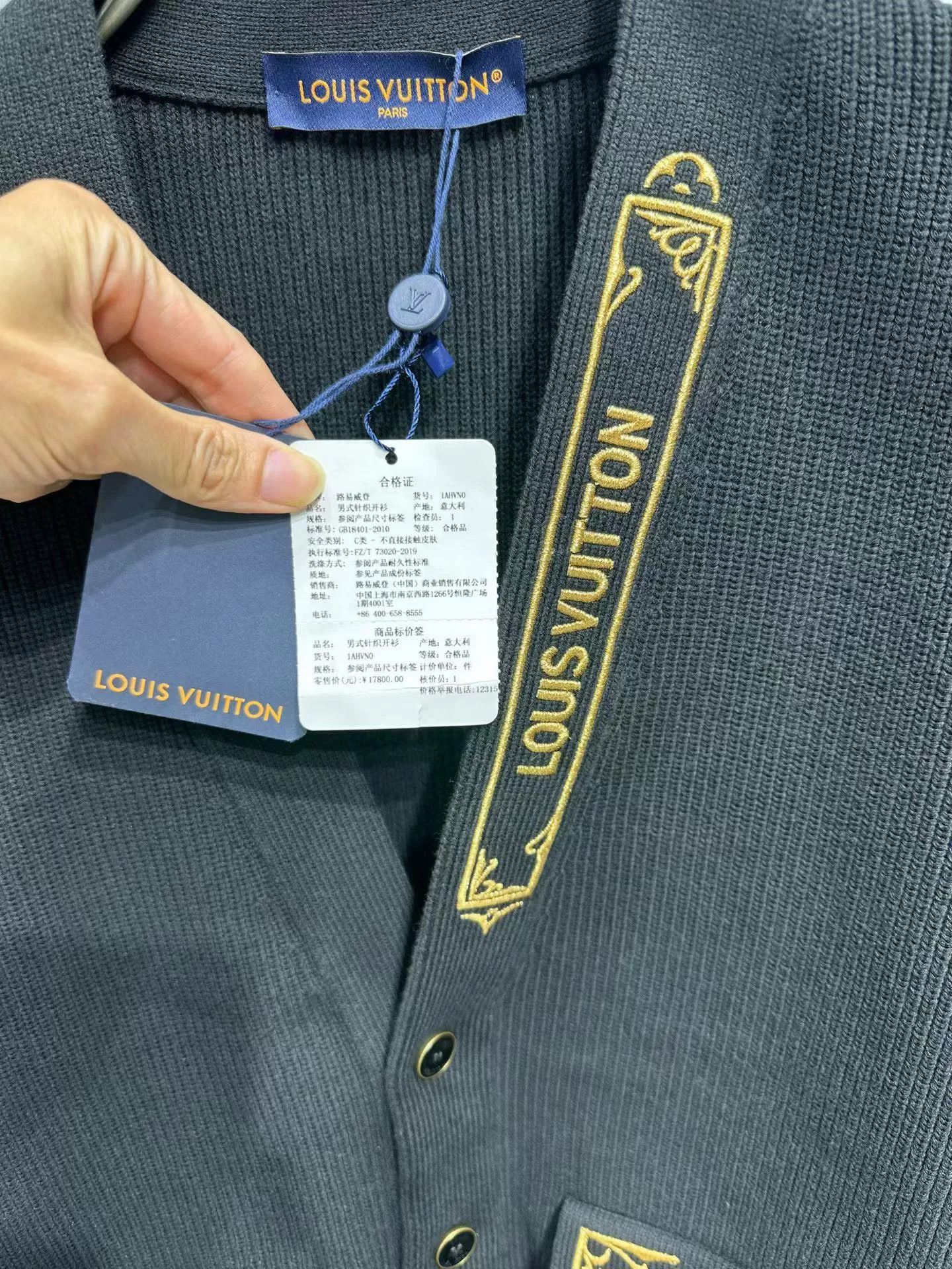Louis Vuitton Louis Vuitton Gold Embroidery Cardigan Size L Size US L / EU 52-54 / 3 - 4 Thumbnail