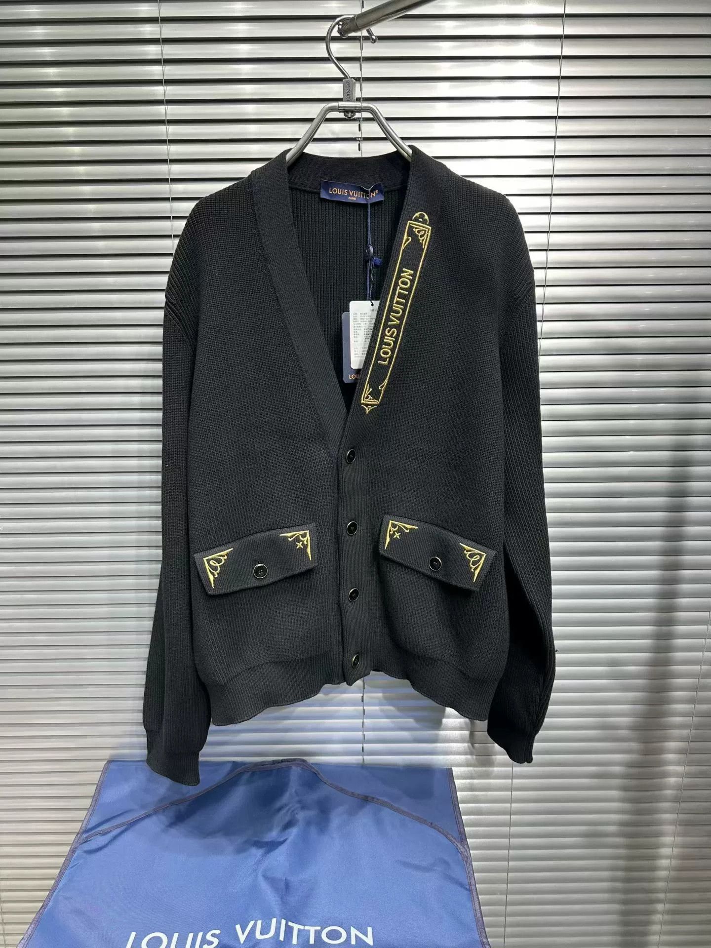 Louis Vuitton Louis Vuitton Gold Embroidery Cardigan Size L Size US L / EU 52-54 / 3 - 2 Thumbnail