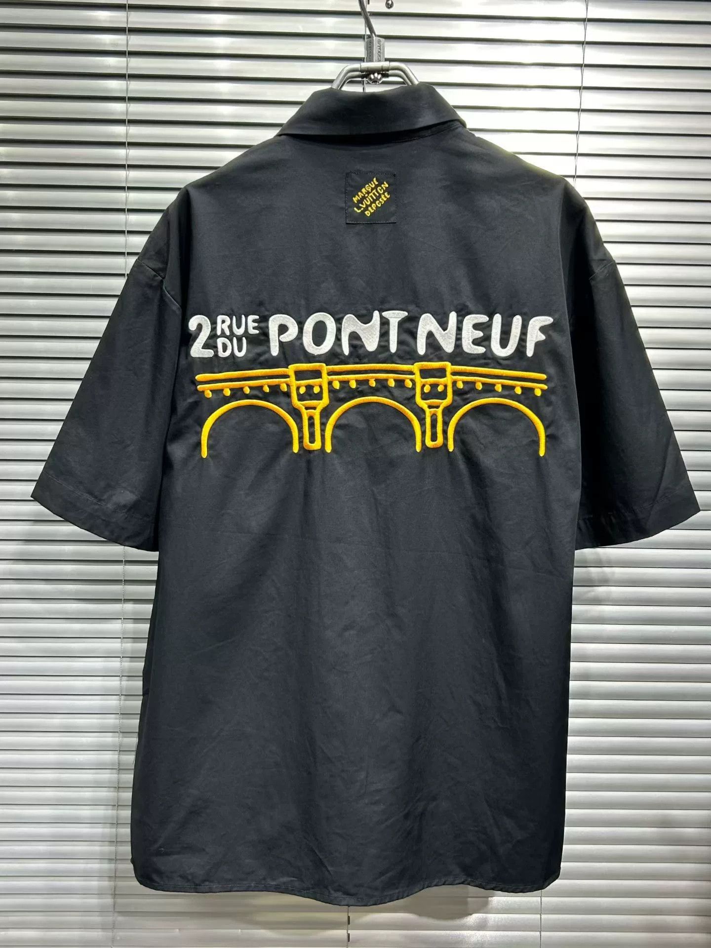 Louis Vuitton Louis Vuitton Eiffel Tower Embroidered Shirt Size S Size US S / EU 44-46 / 1 - 4 Thumbnail