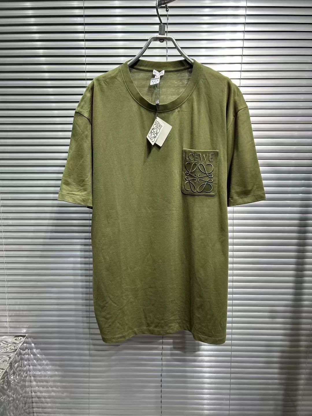 Loewe Loewe Embroidered Pocket Logo T-Shirt Size L Size US L / EU 52-54 / 3 - 2 Thumbnail
