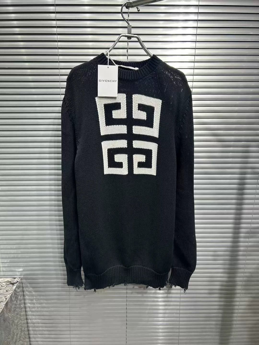 Givenchy Givenchy 4G Distressed Cotton Logo Sweater Size M Size US M / EU 48-50 / 2 - 2 Thumbnail