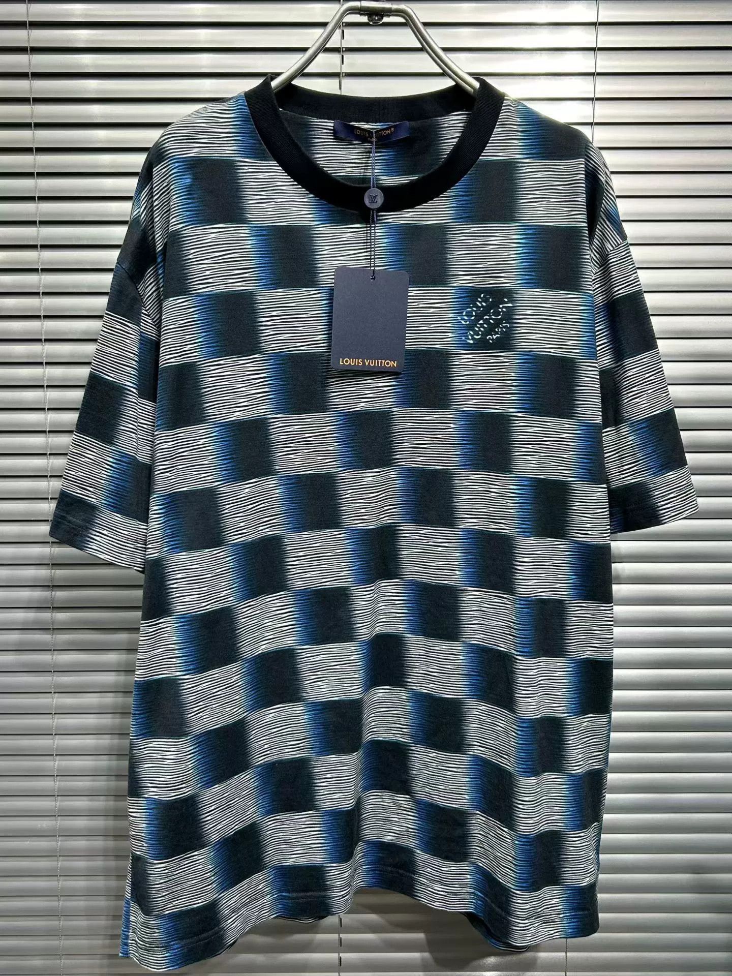 Louis Vuitton Louis Vuitton Mosaic Damier Logo T-Shirt XXL Size US XXL / EU 58 / 5 - 4 Thumbnail