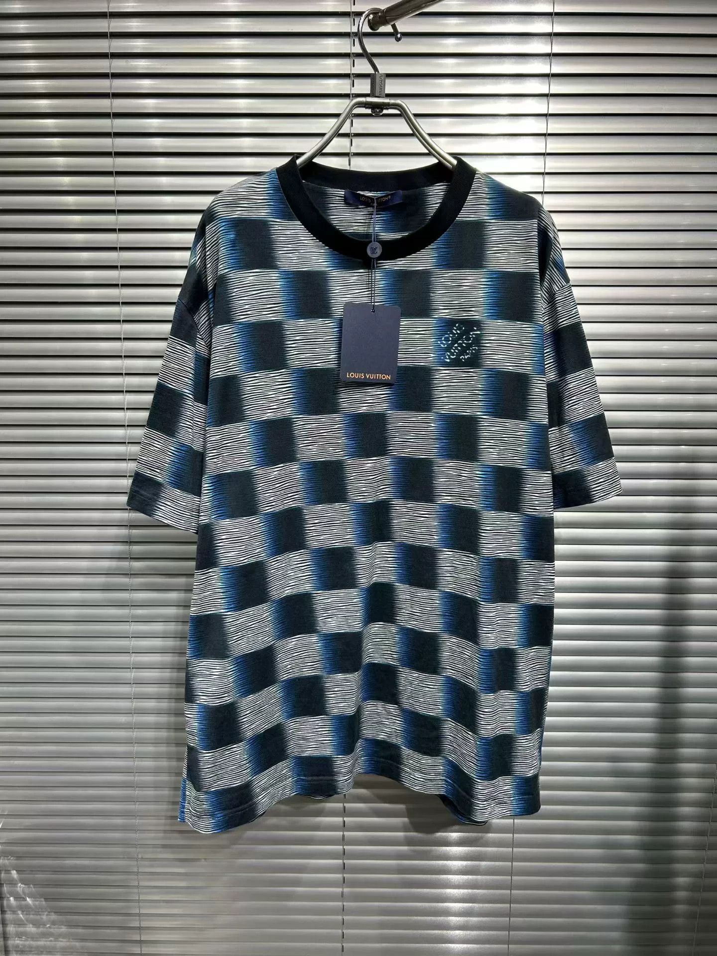 Louis Vuitton Louis Vuitton Mosaic Damier Logo T-Shirt XXL Size US XXL / EU 58 / 5 - 2 Thumbnail