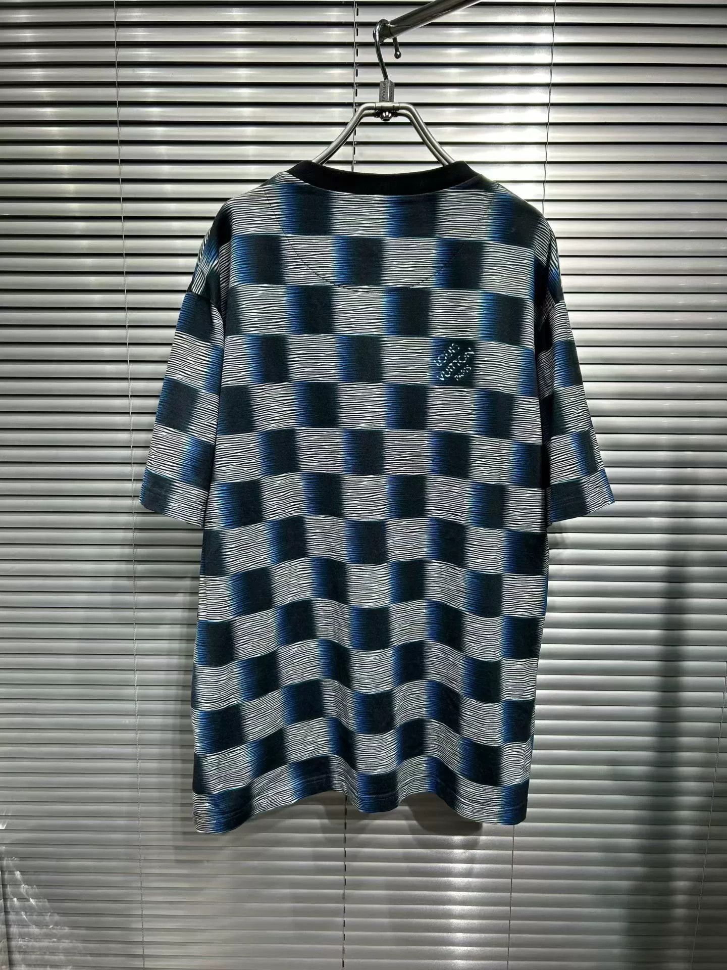 Louis Vuitton Louis Vuitton Mosaic Damier Logo T-Shirt XXL Size US XXL / EU 58 / 5 - 3 Thumbnail