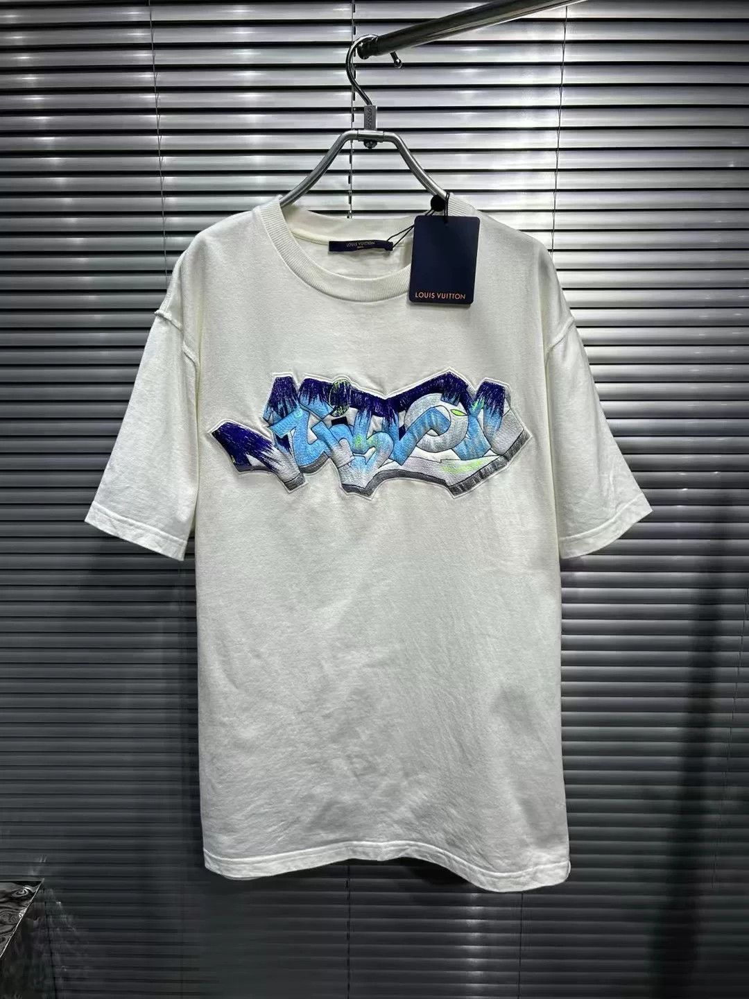 Louis Vuitton Louis Vuitton Embroidered Graffiti T-Shirt L Size US L / EU 52-54 / 3 - 2 Thumbnail
