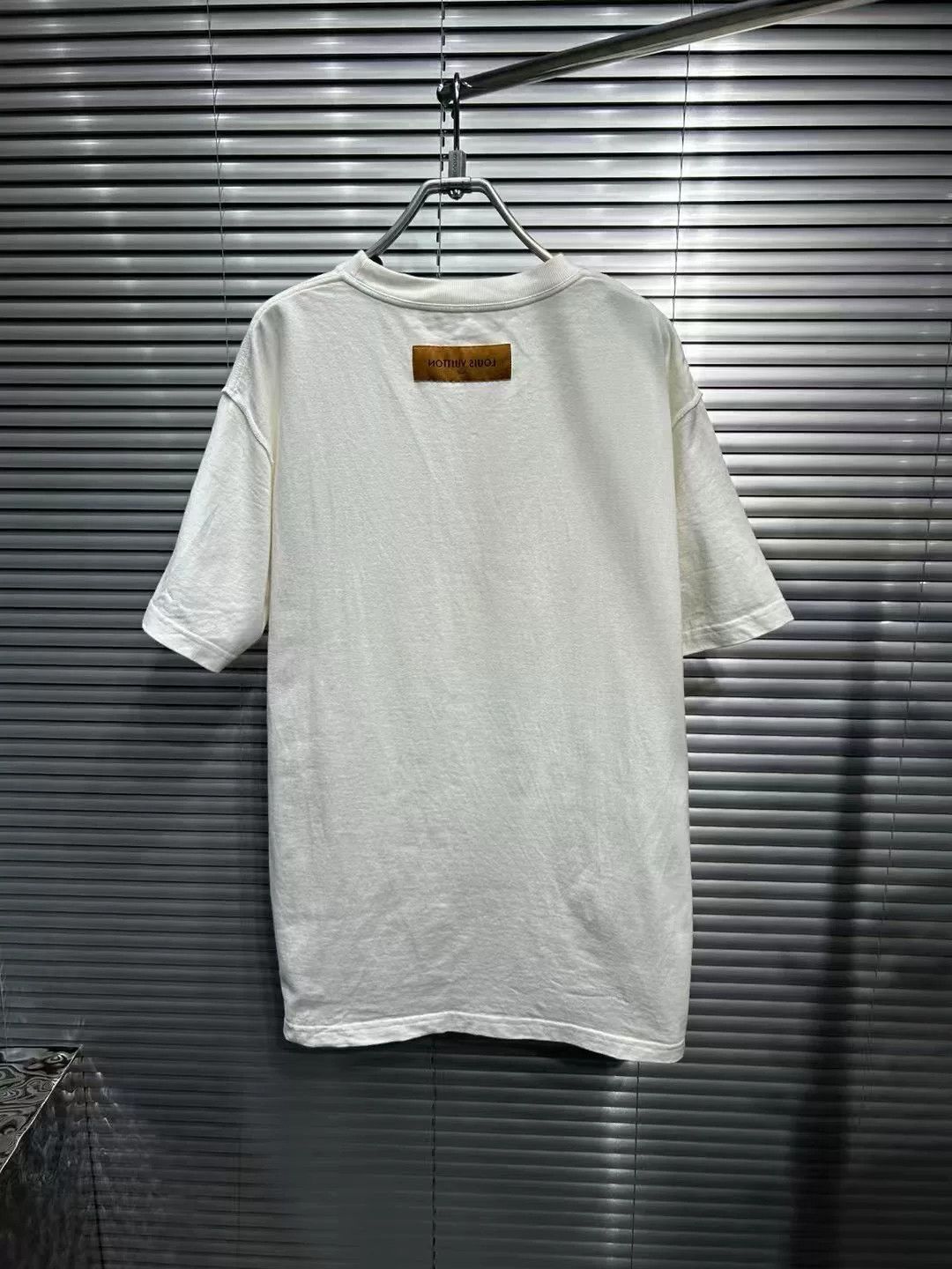 Louis Vuitton Louis Vuitton Embroidered Graffiti T-Shirt L Size US L / EU 52-54 / 3 - 3 Thumbnail