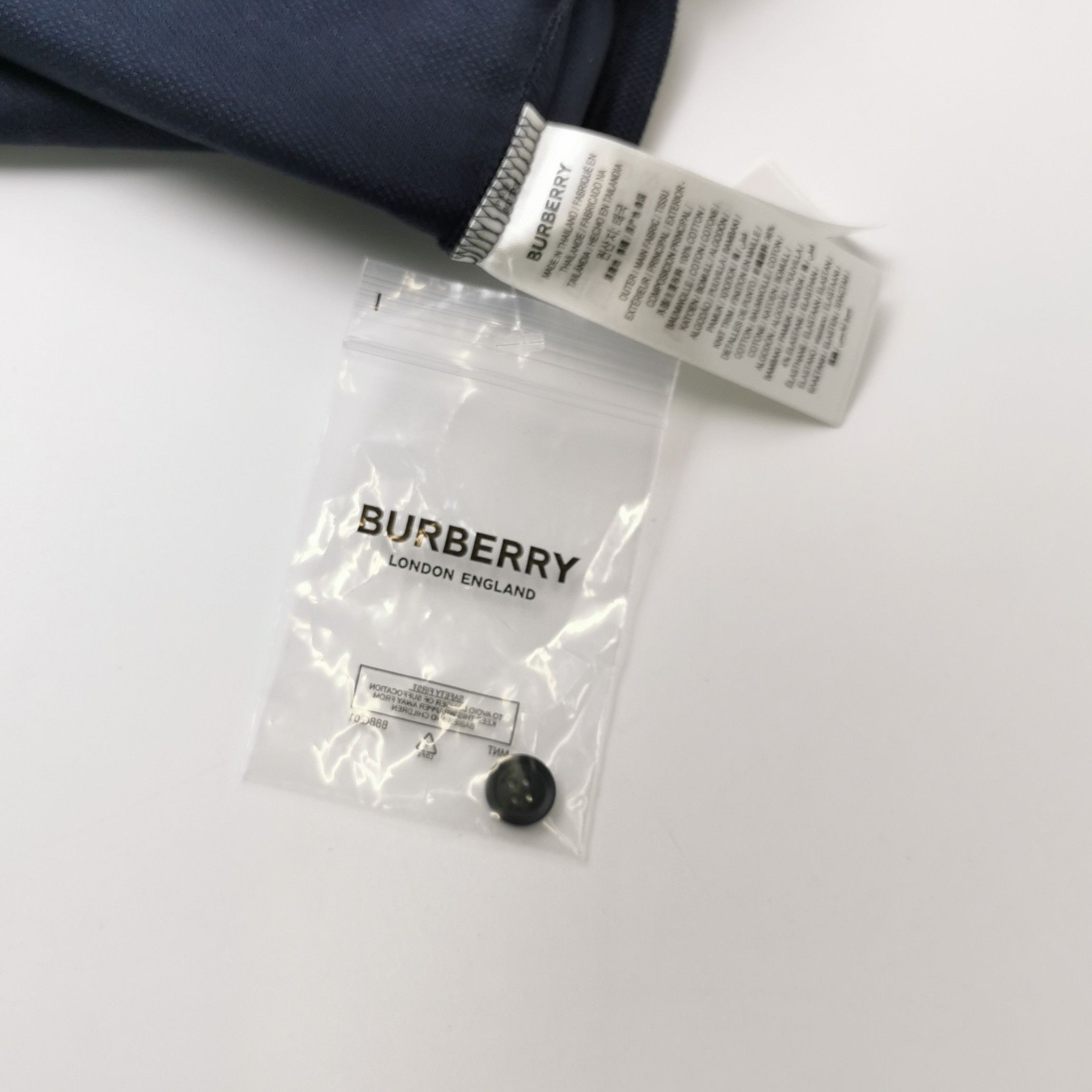 Burberry Burberry Men l Short Sleeve Shirts Size US L / EU 52-54 / 3 - 5 Thumbnail