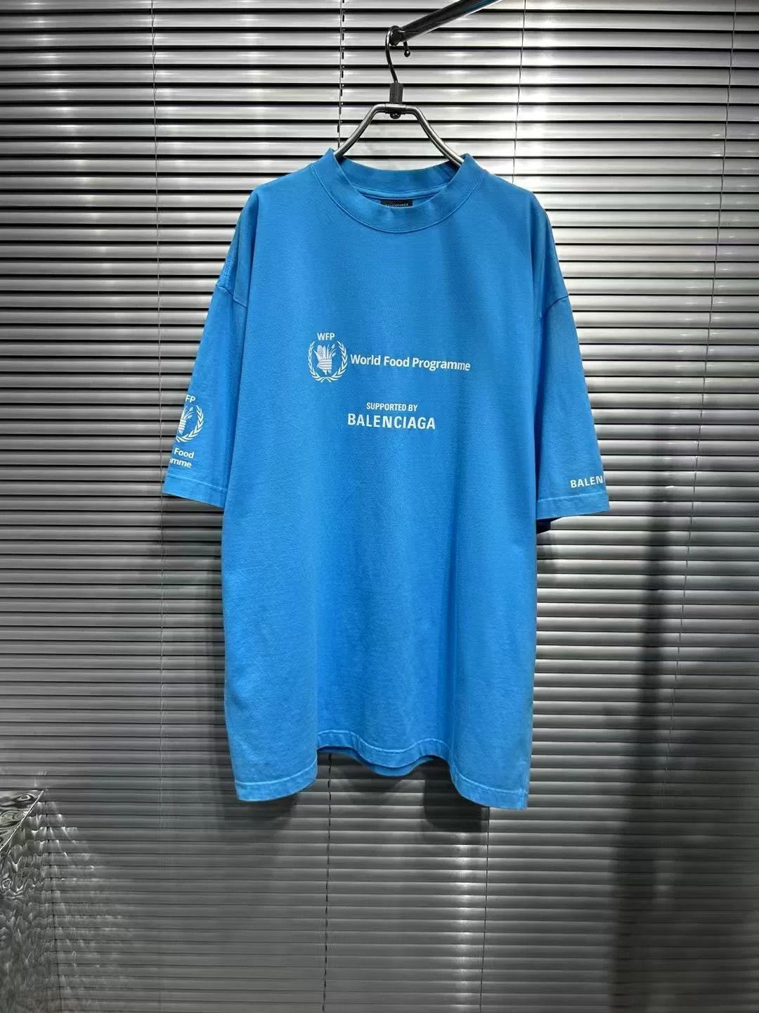 Balenciaga Balenciaga x WFP Logo T-Shirt Blue XL Size US XL / EU 56 / 4 - 2 Thumbnail