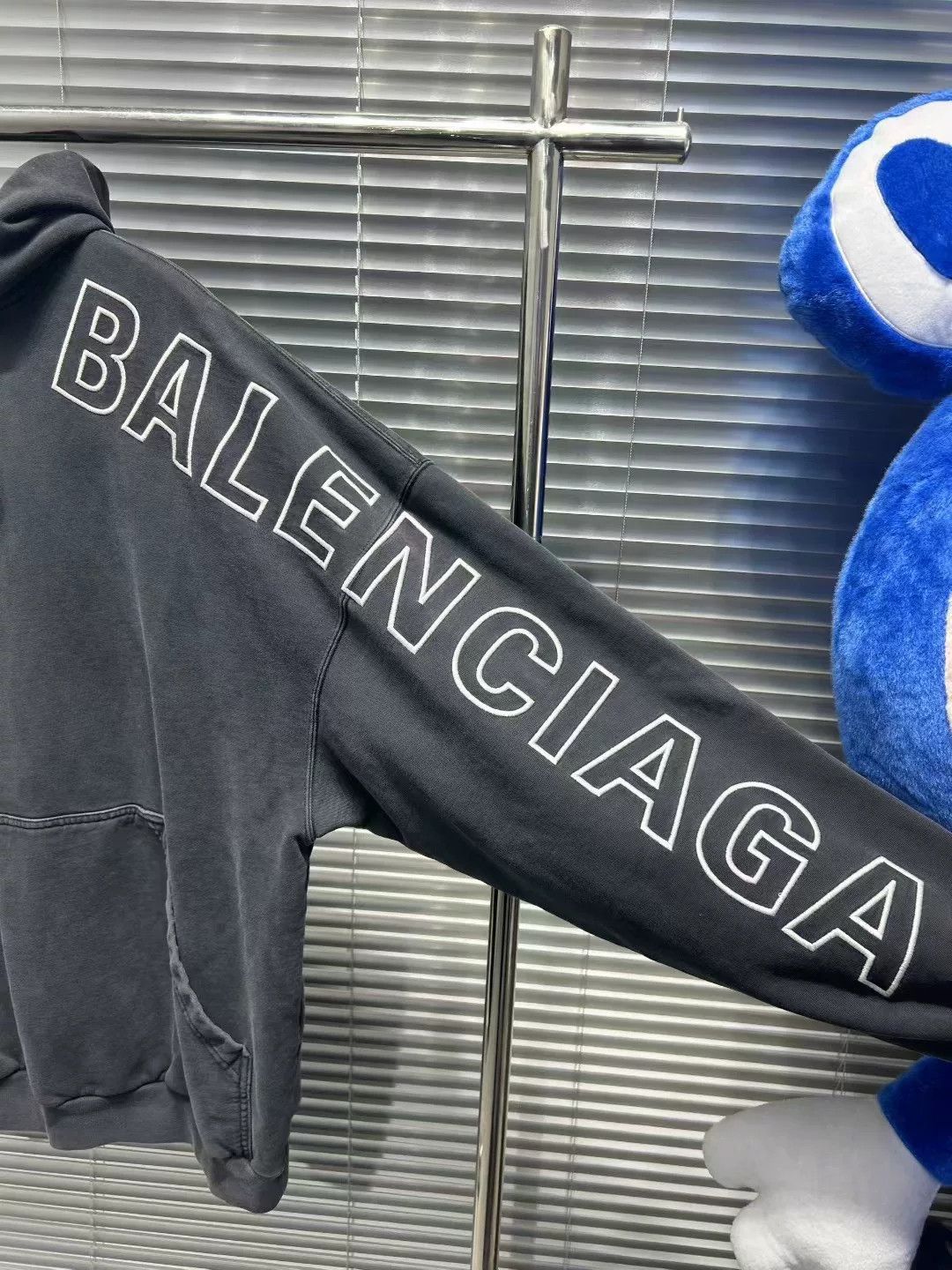Balenciaga Balenciaga Sleeve Logo Embroidered Hoodie Size 2 Size US M / EU 48-50 / 2 - 6 Thumbnail
