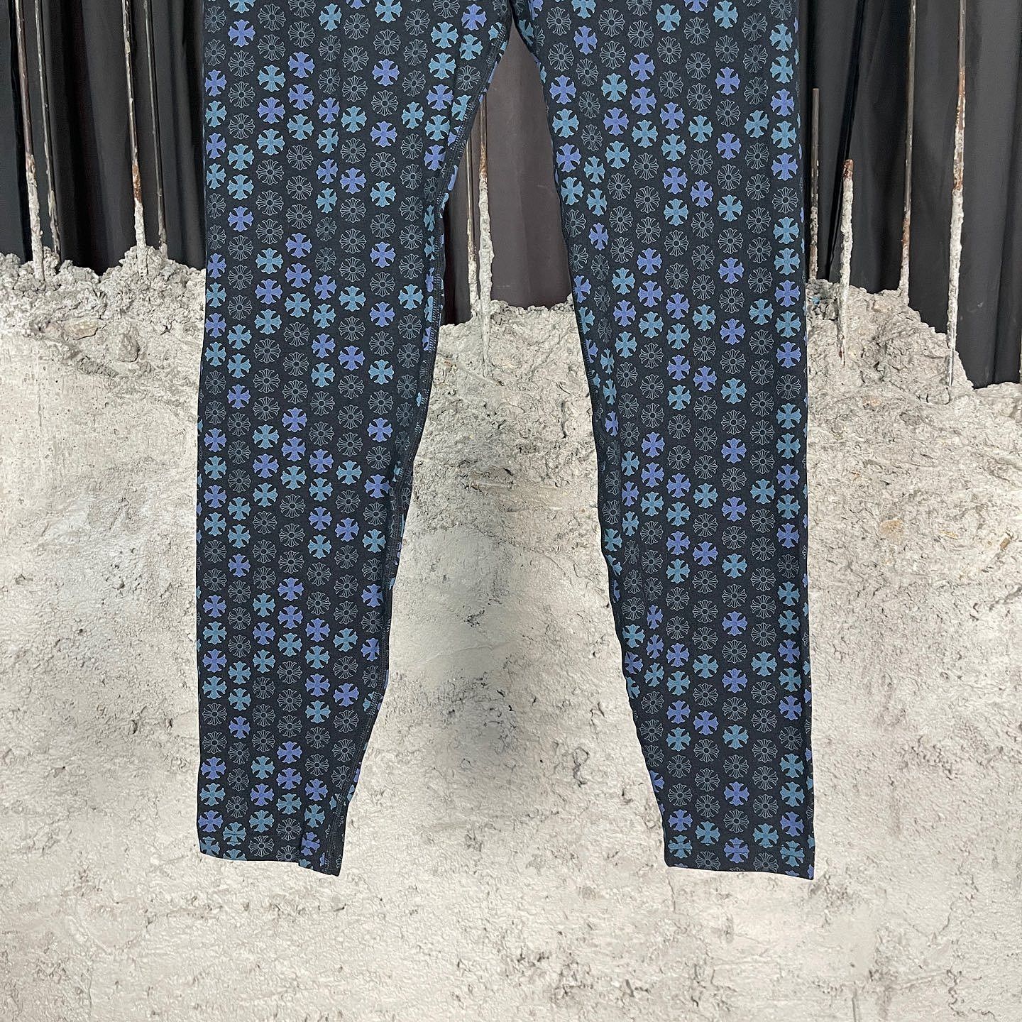 Chrome Hearts Chrome Hearts Monogram Print Leggings L Size US 34 / EU 50 - 6 Thumbnail