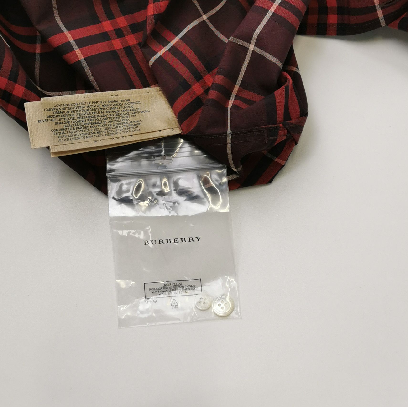 Burberry Burberry Men xl Button Ups Size US XL / EU 56 / 4 - 4 Thumbnail