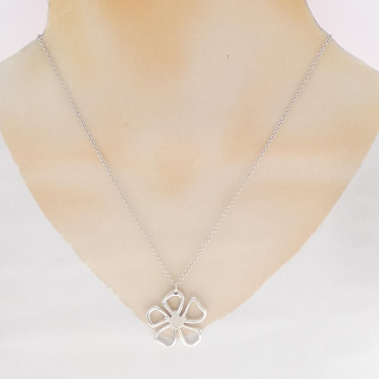 Tiffany & Co. Tiffany & Co. Tiffany & Co. 925 Silver Flower Necklace Precious Metal Necklace DUTY FREE for USA Size ONE SIZE - 6 Thumbnail