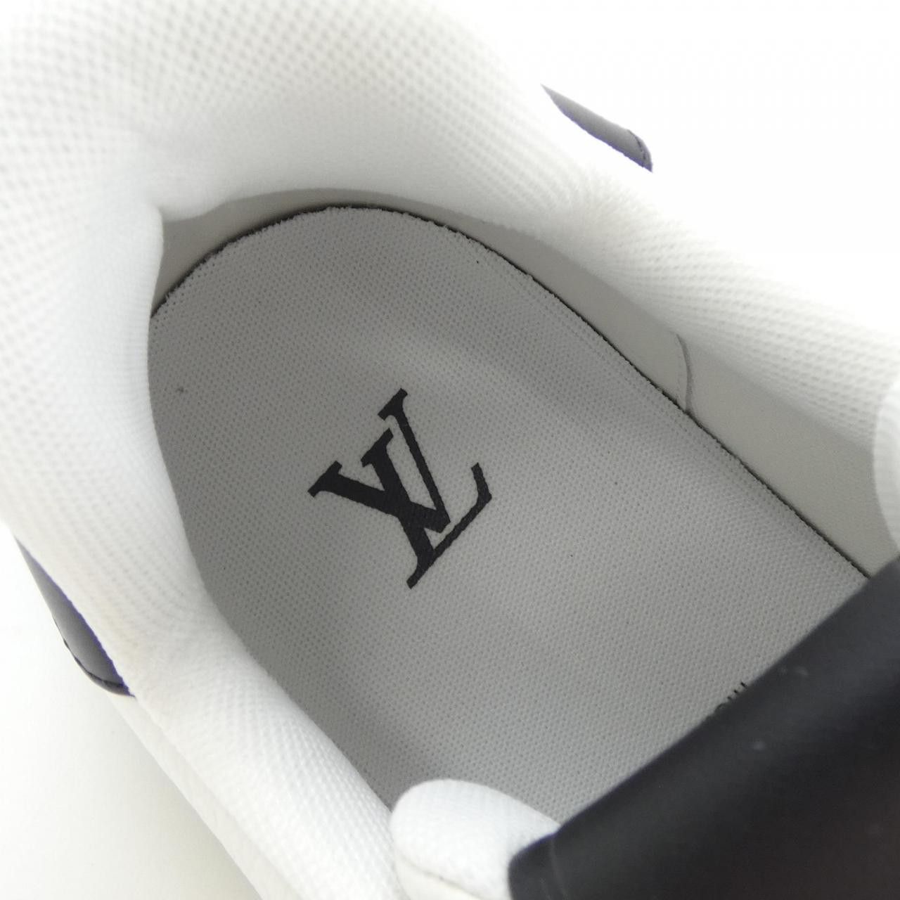 Louis Vuitton Louis Vuitton Louis Vuitton LV Trainer Sneakers Plastic / Synthetic Shoes DUTY FREE for USA Size ONE SIZE - 6 Thumbnail