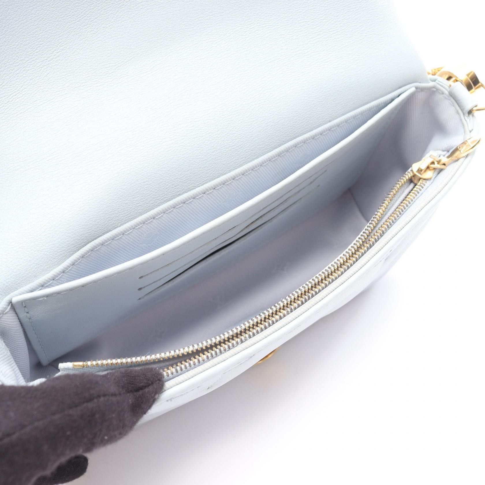 Louis Vuitton Louis Vuitton Louis Vuitton Wallet On Strap Leather Shoulder Bag Leather Shoulder Bag M81399 DUTY FREE for USA Size ONE SIZE - 3 Thumbnail