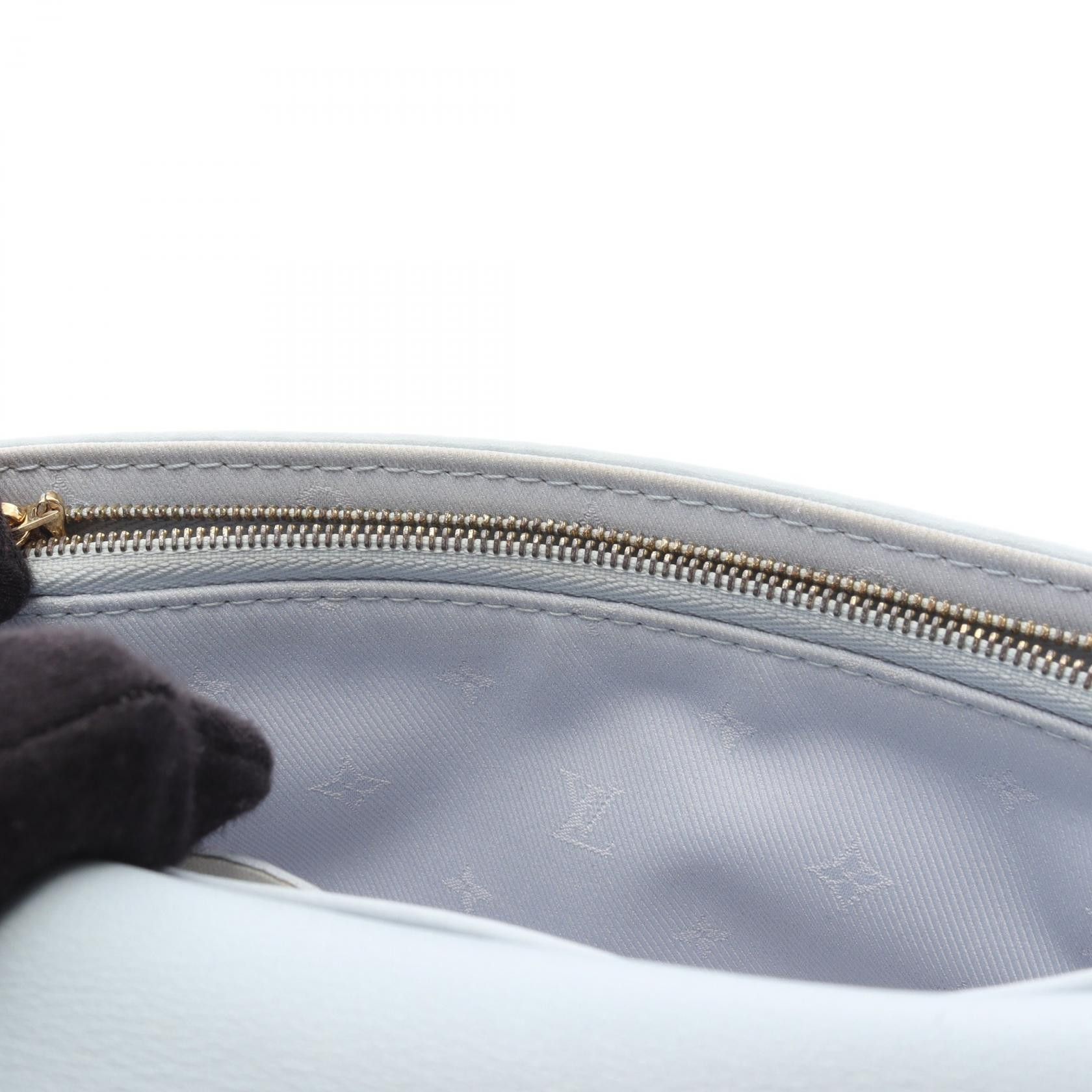 Louis Vuitton Louis Vuitton Louis Vuitton Wallet On Strap Leather Shoulder Bag Leather Shoulder Bag M81399 DUTY FREE for USA Size ONE SIZE - 7 Thumbnail