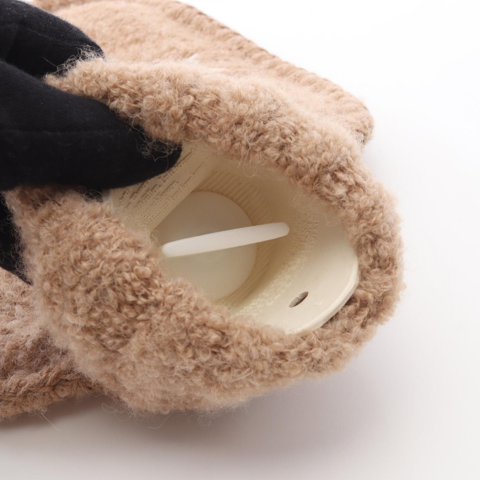 Salvatore Ferragamo Salvatore Ferragamo Salvatore Ferragamo Gancini Wool Hot Water Bottle Accessory Textile Other DUTY FREE for USA Size ONE SIZE - 4 Thumbnail