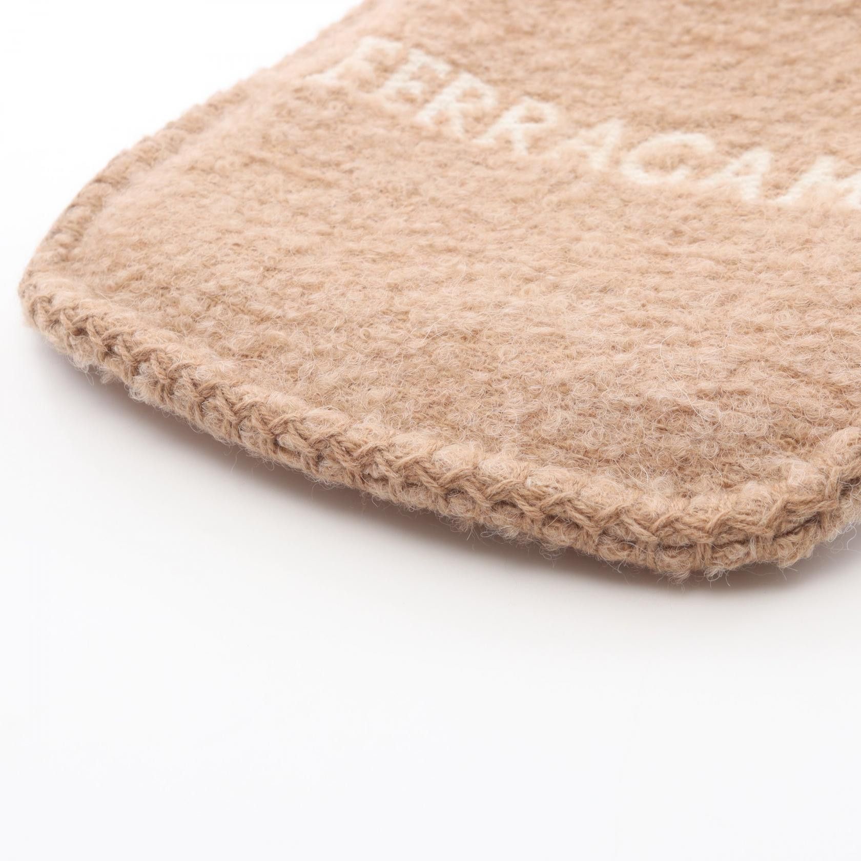 Salvatore Ferragamo Salvatore Ferragamo Salvatore Ferragamo Gancini Wool Hot Water Bottle Accessory Textile Other DUTY FREE for USA Size ONE SIZE - 5 Thumbnail