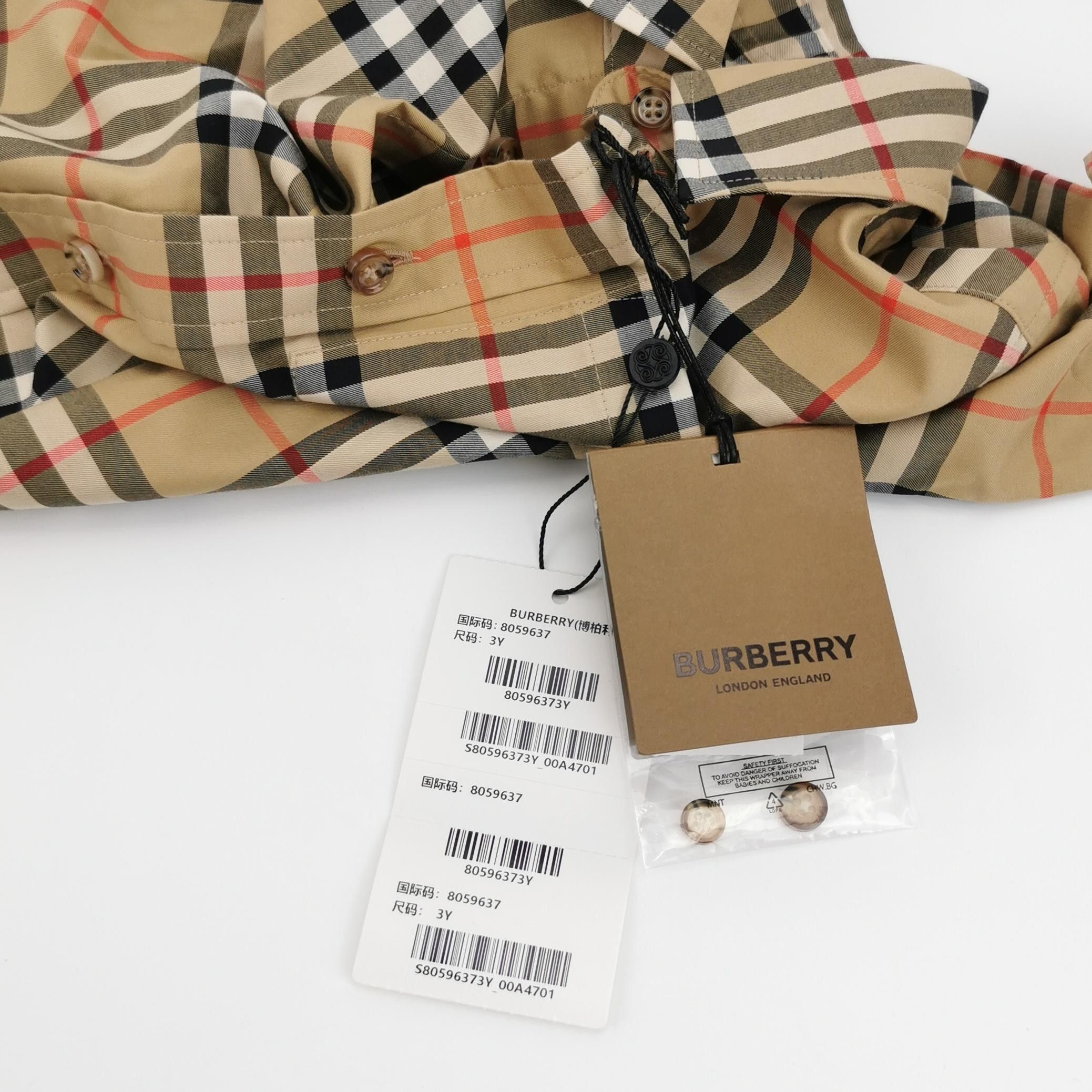 Burberry Burberry Men m Button Ups Size US M / EU 48-50 / 2 - 4 Thumbnail
