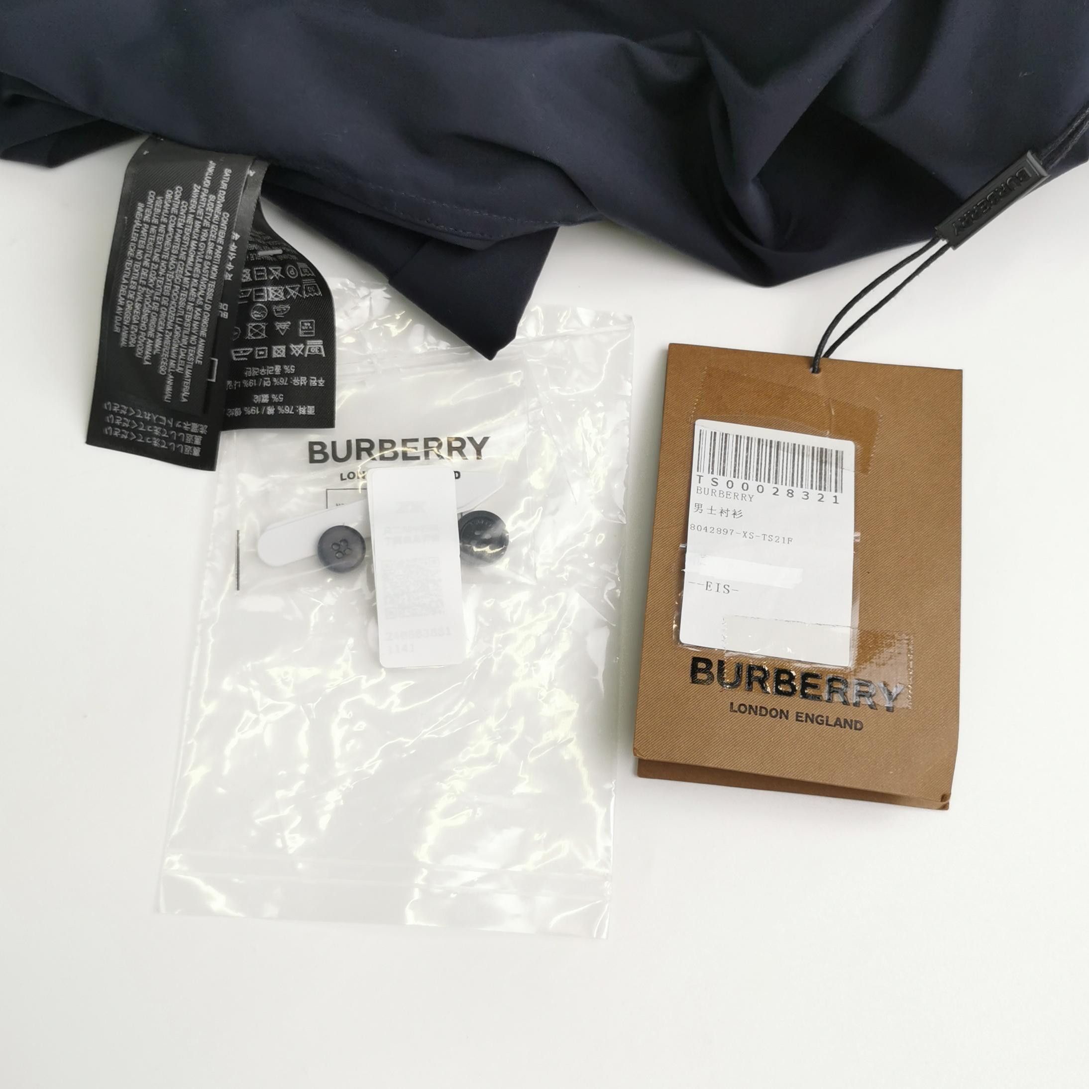 Burberry Burberry Men xs Button Ups Size US XS / EU 42 / 0 - 4 Thumbnail