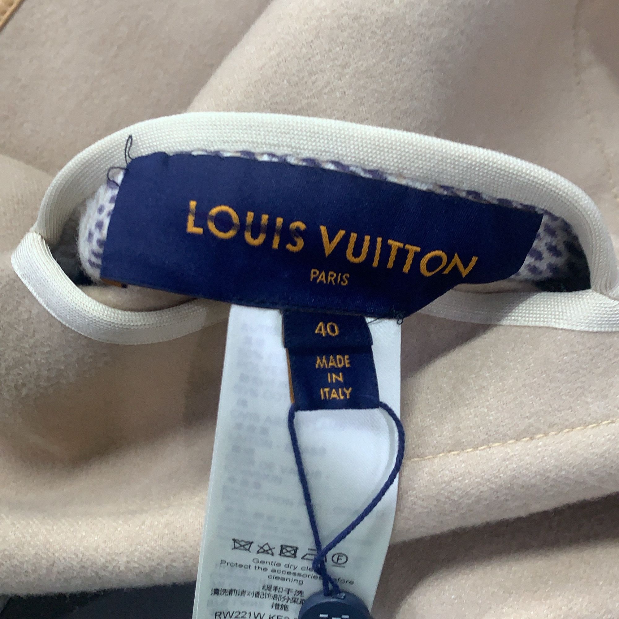 Louis Vuitton Louis Vuitton Reversible Damier Wrap Coat 40 Size M / US 6-8 / IT 42-44 - 5 Thumbnail