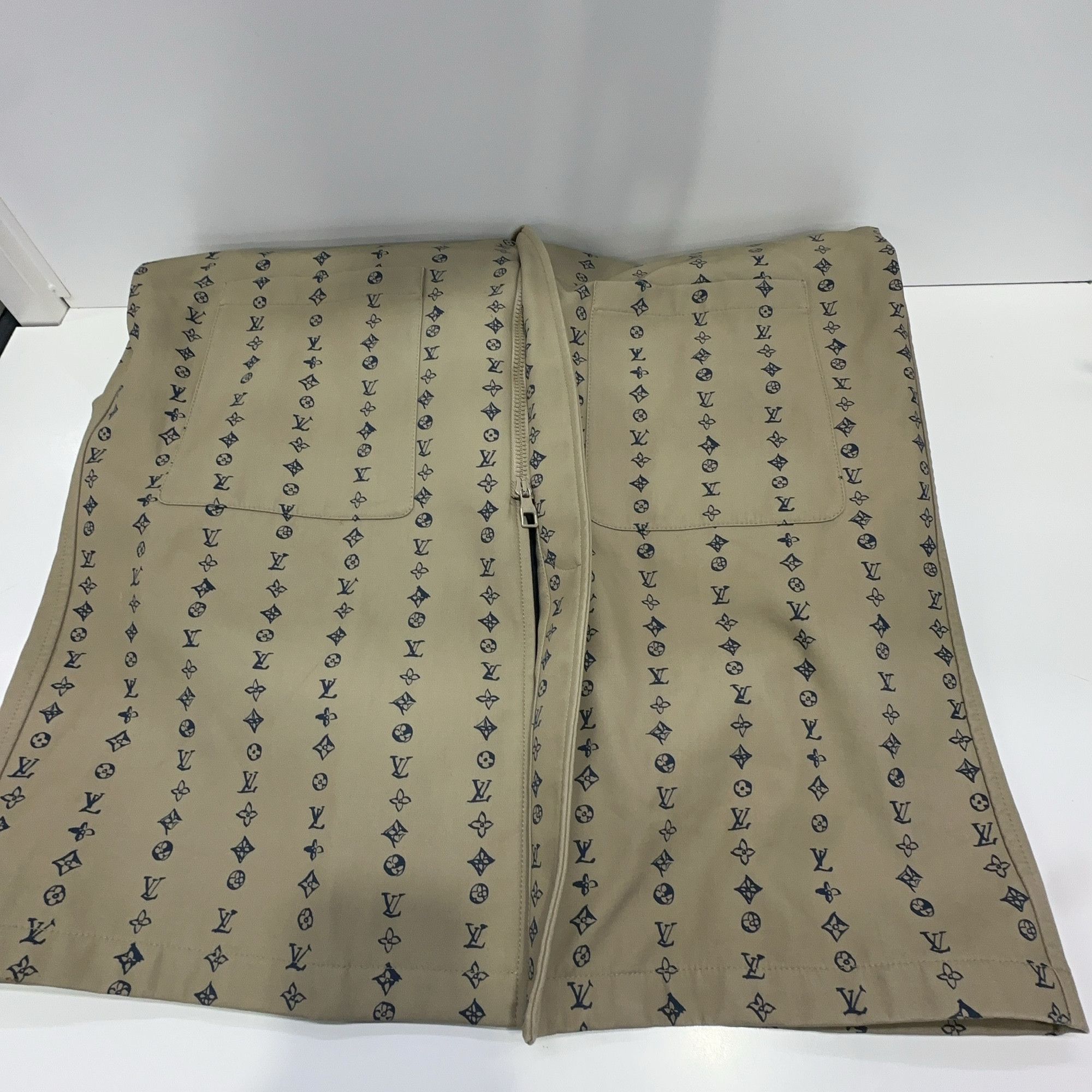 Louis Vuitton Louis Vuitton Monogram Print Long Coat 52 Size US L / EU 52-54 / 3 - 5 Thumbnail