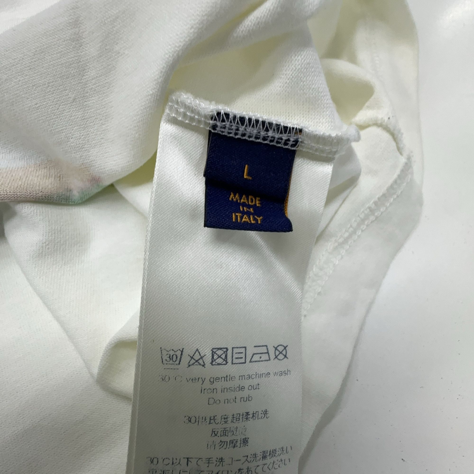 Louis Vuitton Louis Vuitton Graphic Print T-Shirt L Size US L / EU 52-54 / 3 - 3 Thumbnail