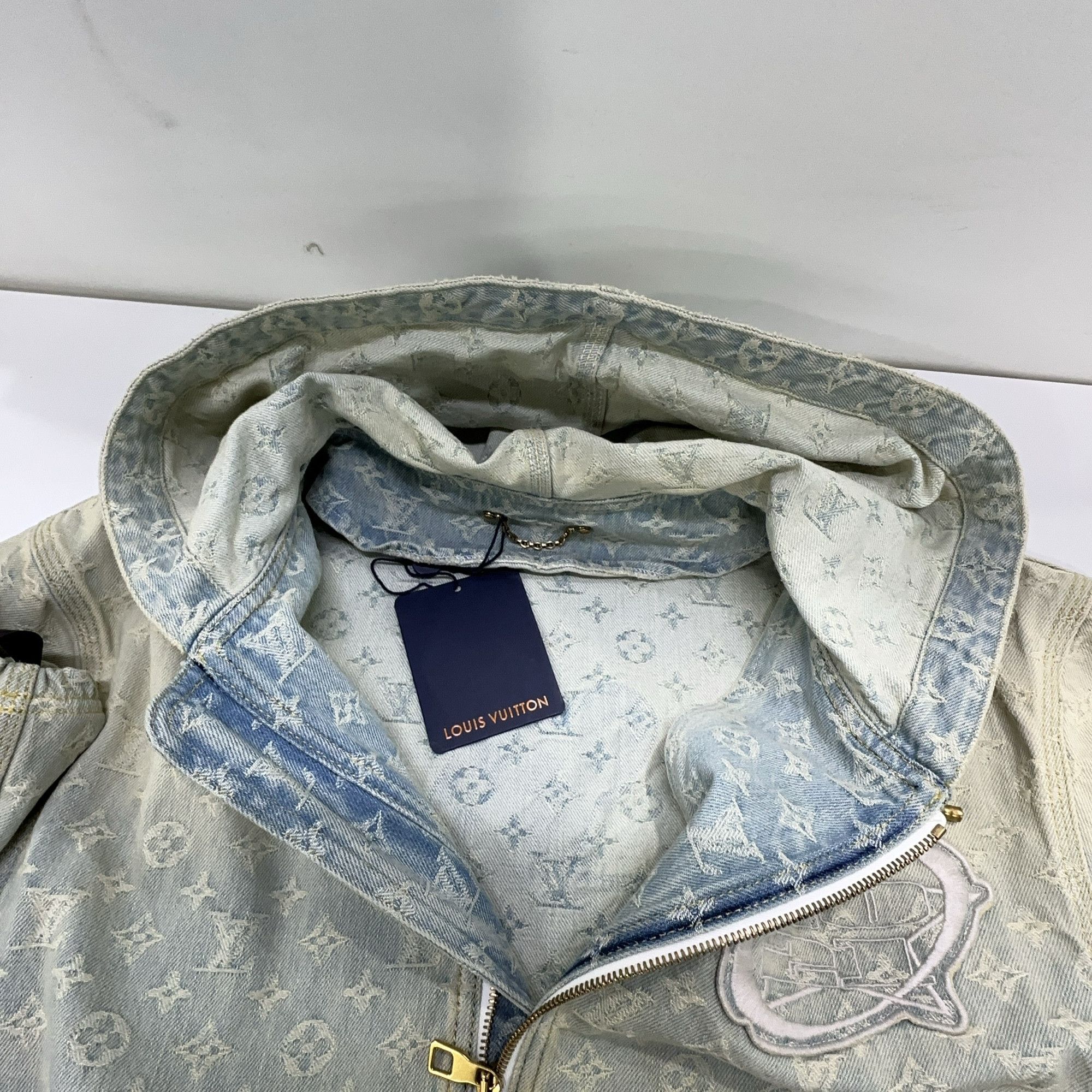 Louis Vuitton Louis Vuitton x NBA Monogram Denim Hooded Jacket 46 Size US S / EU 44-46 / 1 - 6 Thumbnail