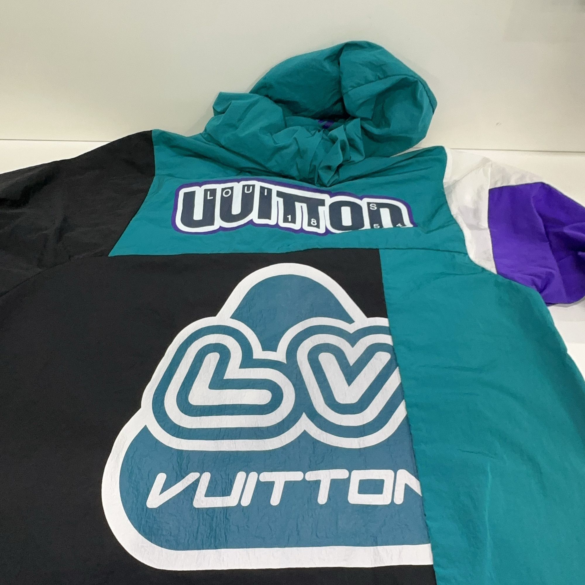 Louis Vuitton Louis Vuitton Graphic Colorblock Windbreaker Size 46 Size US S / EU 44-46 / 1 - 8 Thumbnail